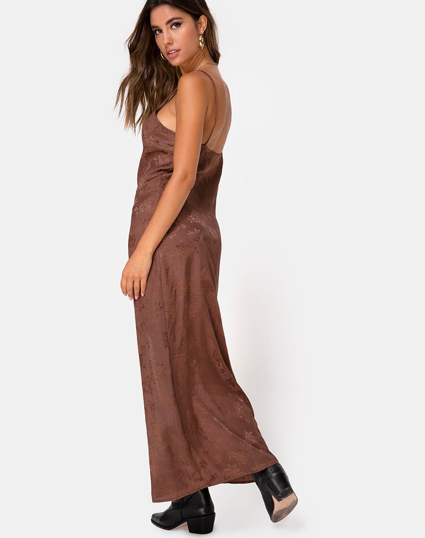 Imagen del vestido Senia de satén rosa chocolate
