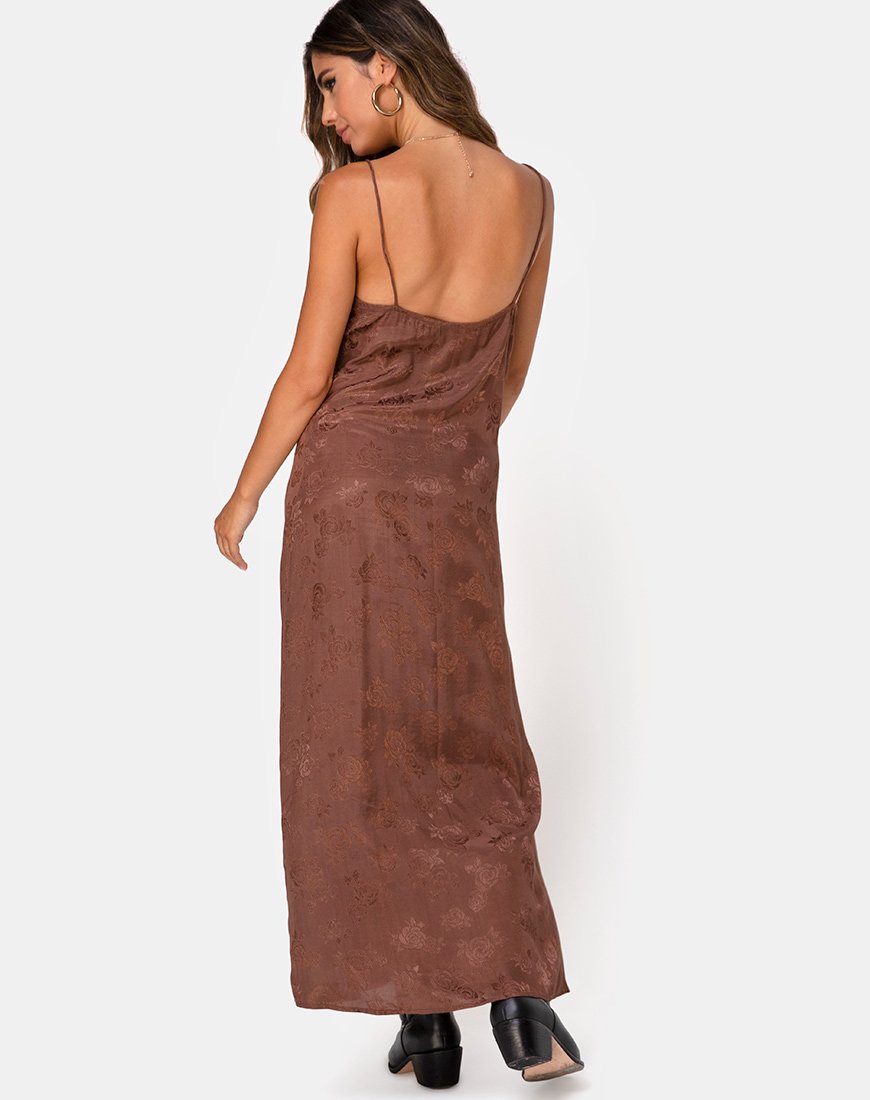 Imagen del vestido Senia de satén rosa chocolate