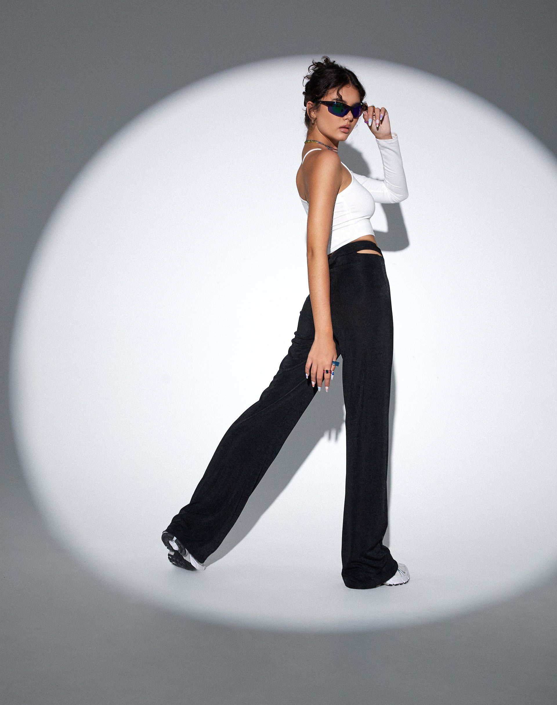 Imagen de MOTEL X OLIVIA NEILL Sesaot Flare Trouser in Crepe Negro