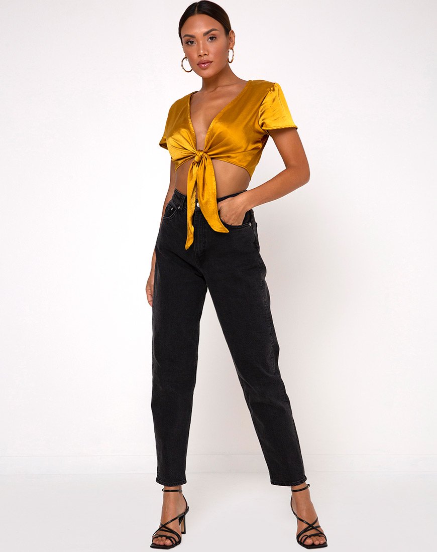 Imagen de Shaera Crop Top en satén Cúrcuma