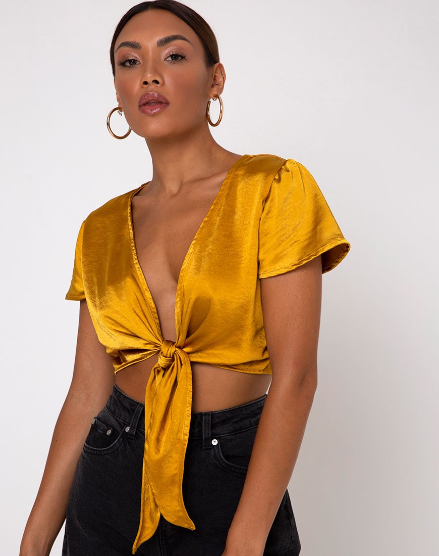 Crop Top Shaera en satén cúrcuma