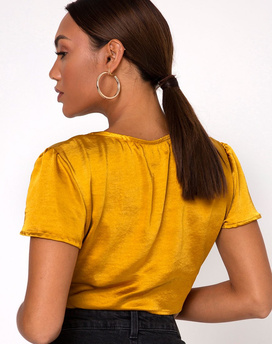 Crop Top Shaera en satén cúrcuma