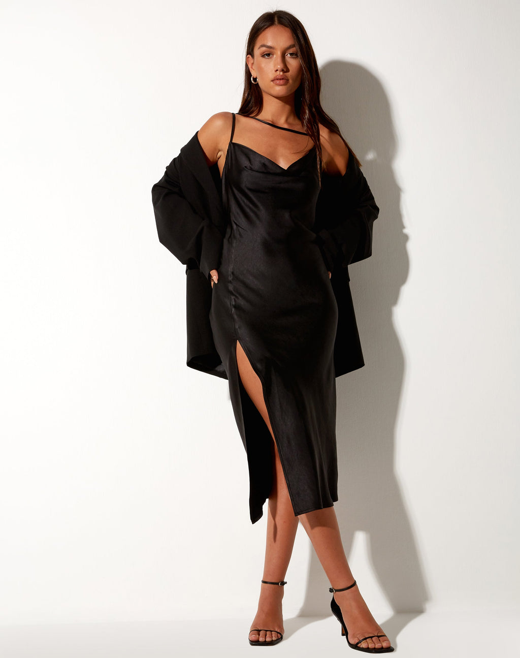 Shantique Vestido Midi en Satén Negro