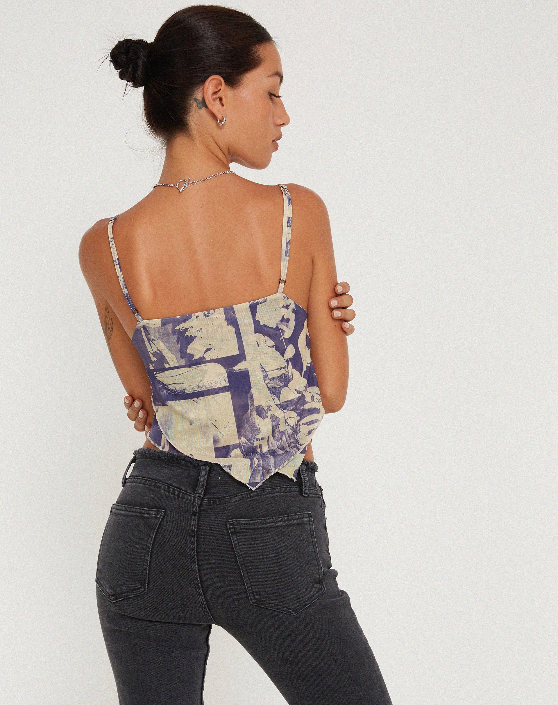 imagen de Shindu Mesh Vest Top en Collage Floral Sombra Púrpura