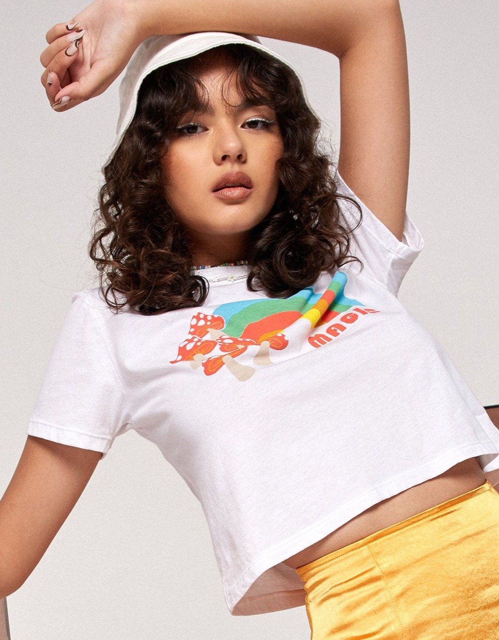 Camiseta Shrunk Tee en White Magic Rainbow Mushroom