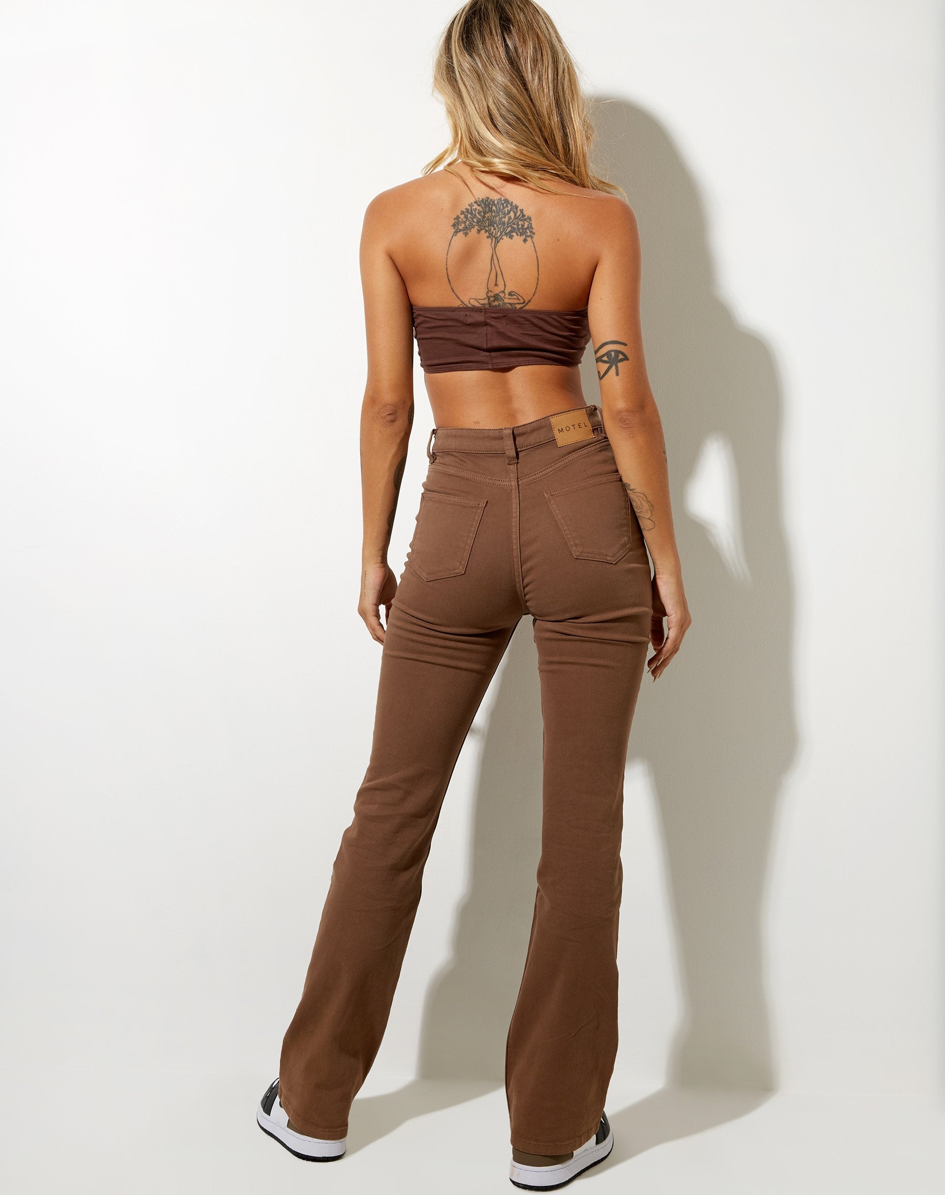 Imagen de Shuji Crop Top en Lycra Caoba Profundo