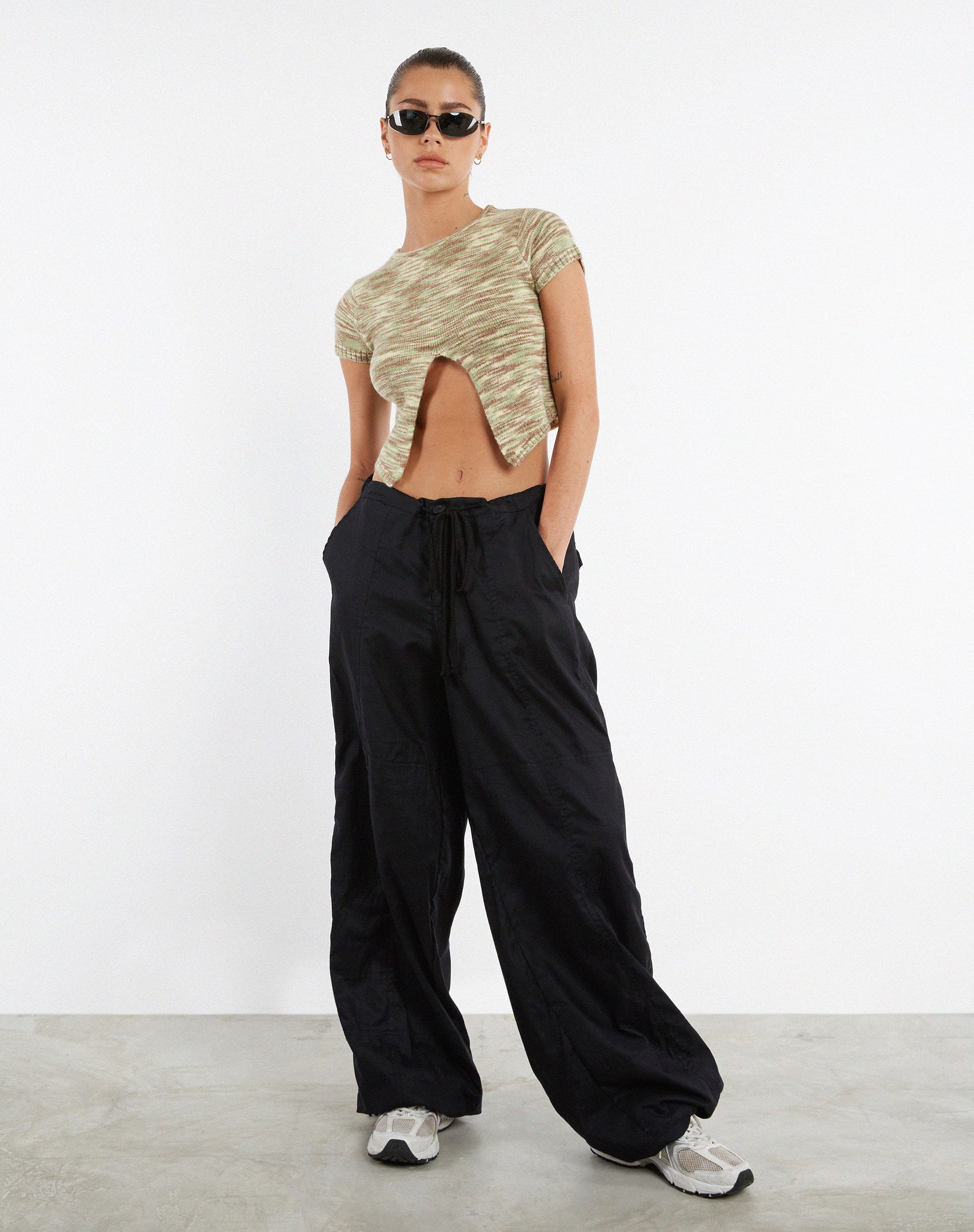 imagen de MOTEL X JACQUIE Sianda Crop Top en Mix Space Dye Caqui