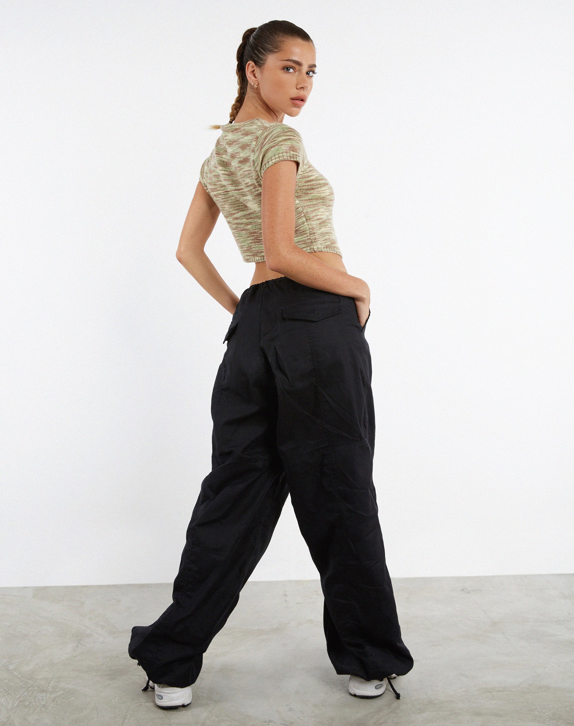 imagen de MOTEL X JACQUIE Sianda Crop Top en Mix Space Dye Caqui