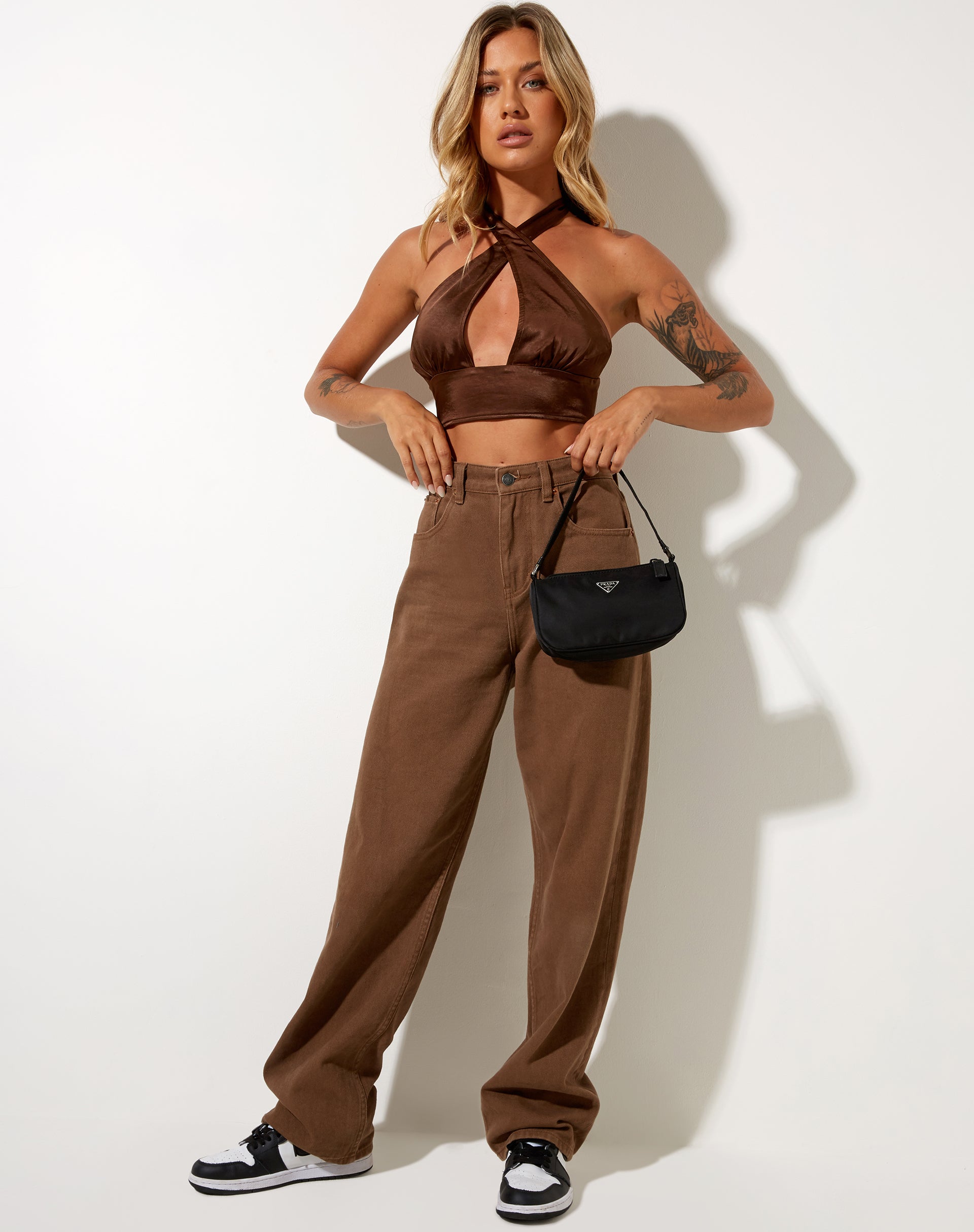 Imagen de Silta Crop Top de satén Chocolate