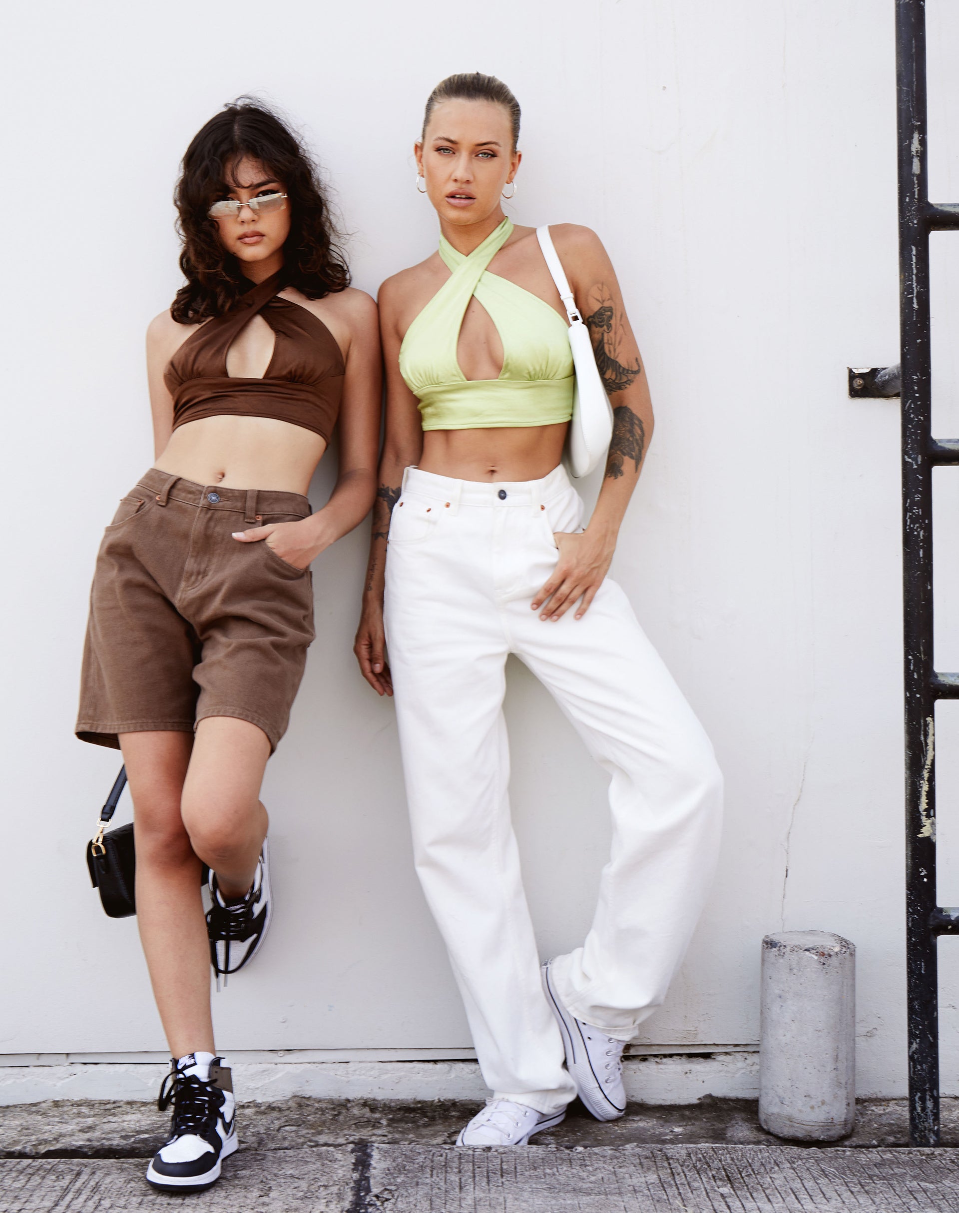 Imagen de Silta Crop Top de satén Chocolate