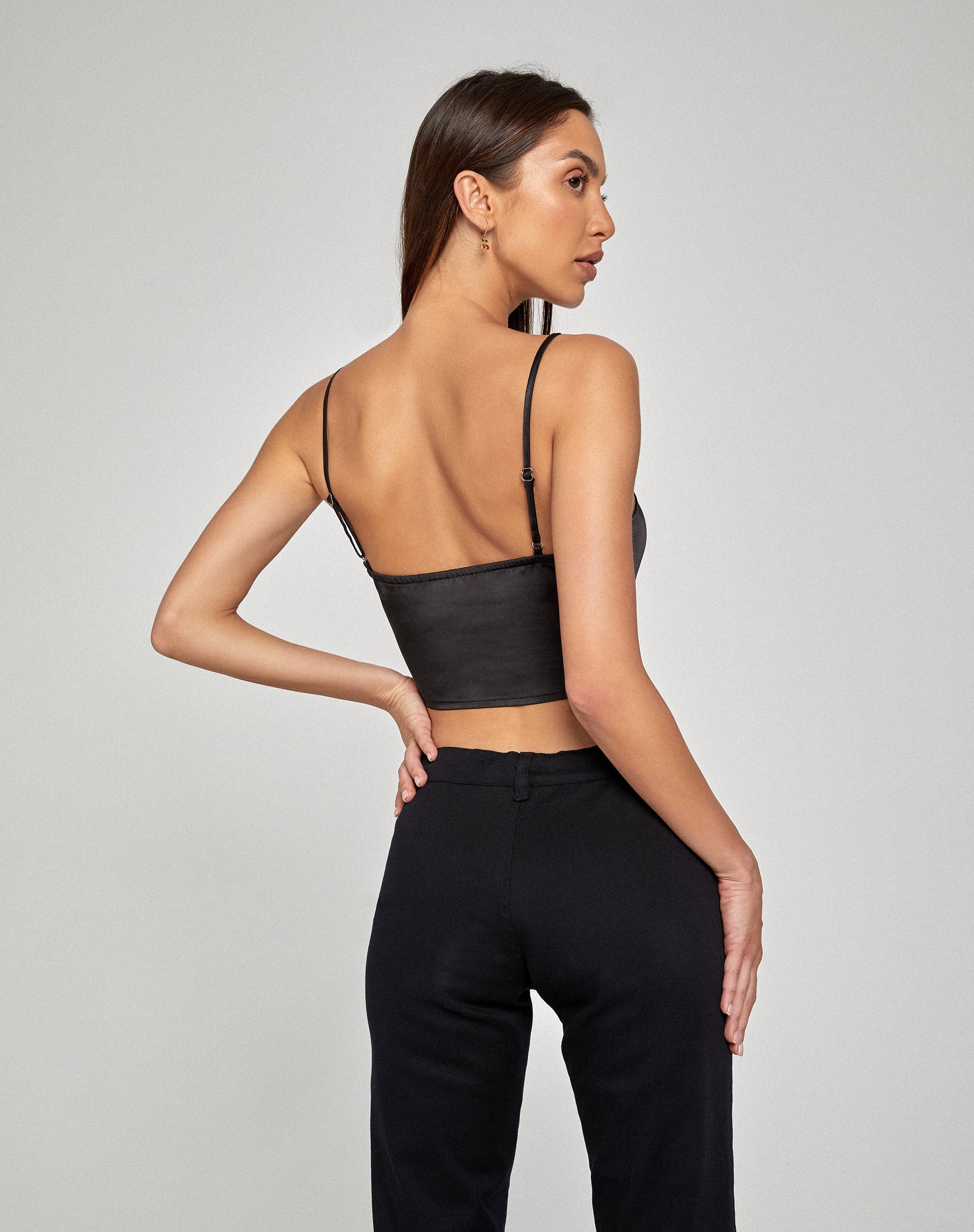 Sipin Top en negro satinado
