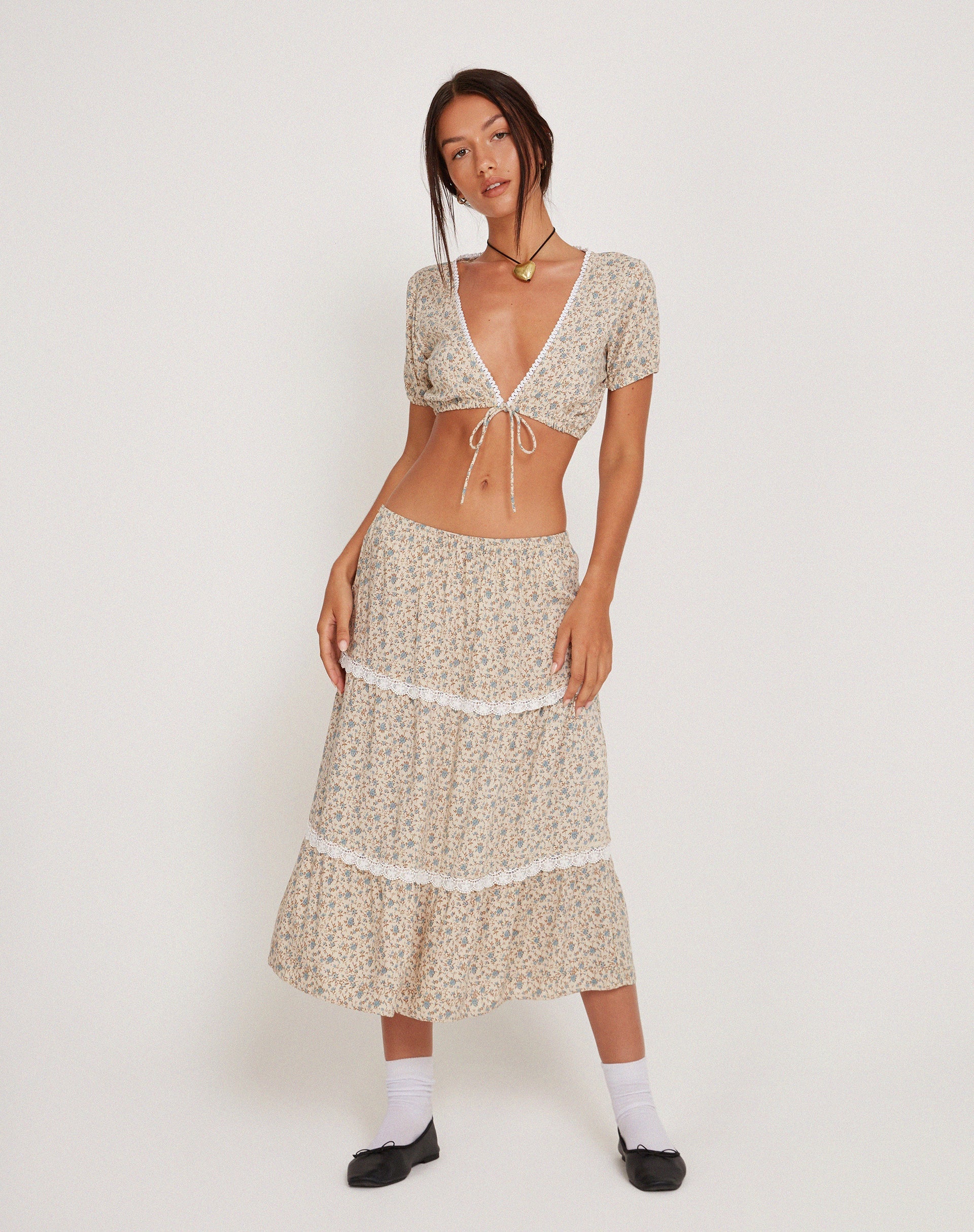 Imagen de Skise Tie Front Crop Top in Antique Blue and Ivory Floral
