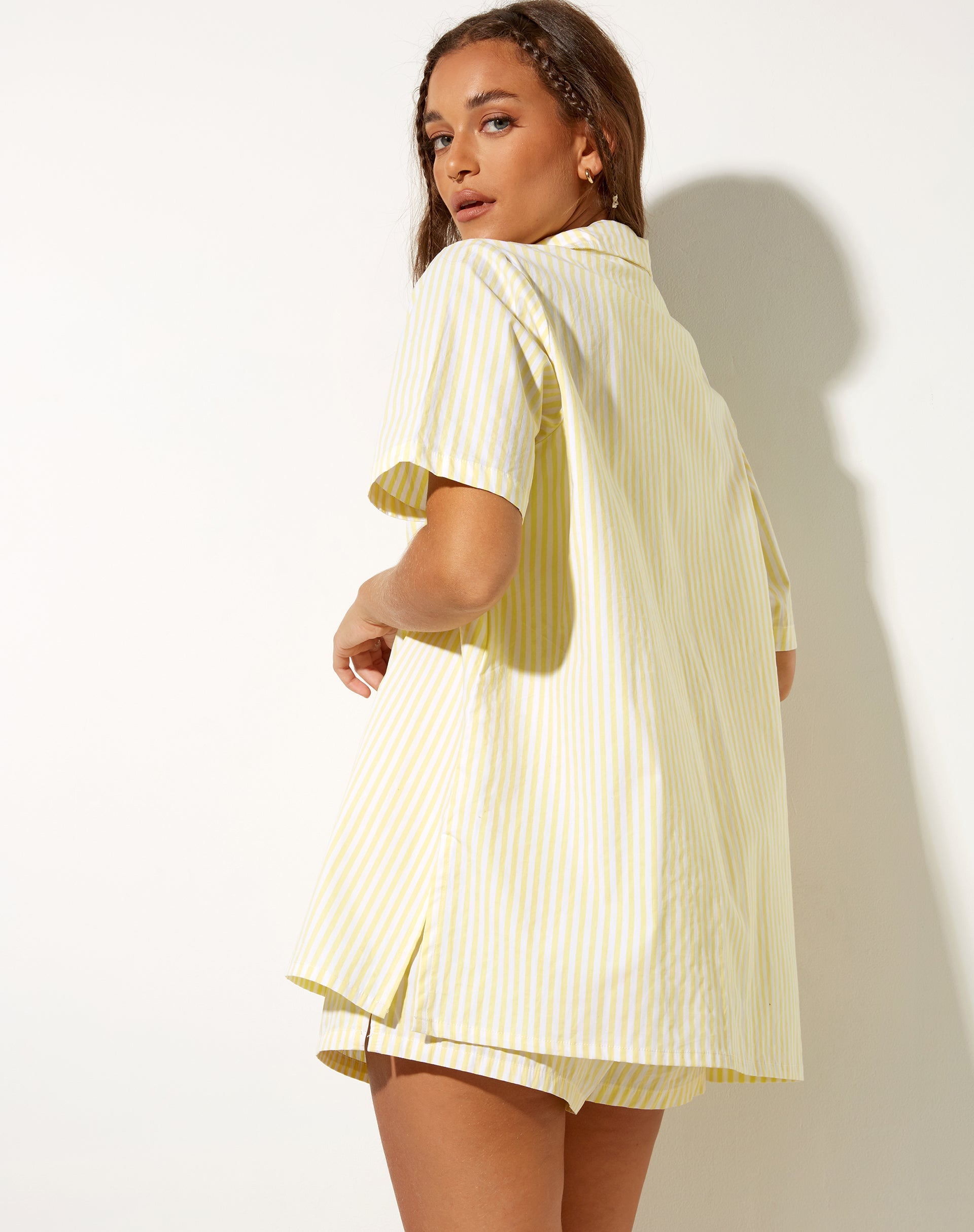Imagen de la camisa Smita en amarillo transparente Take It Easy