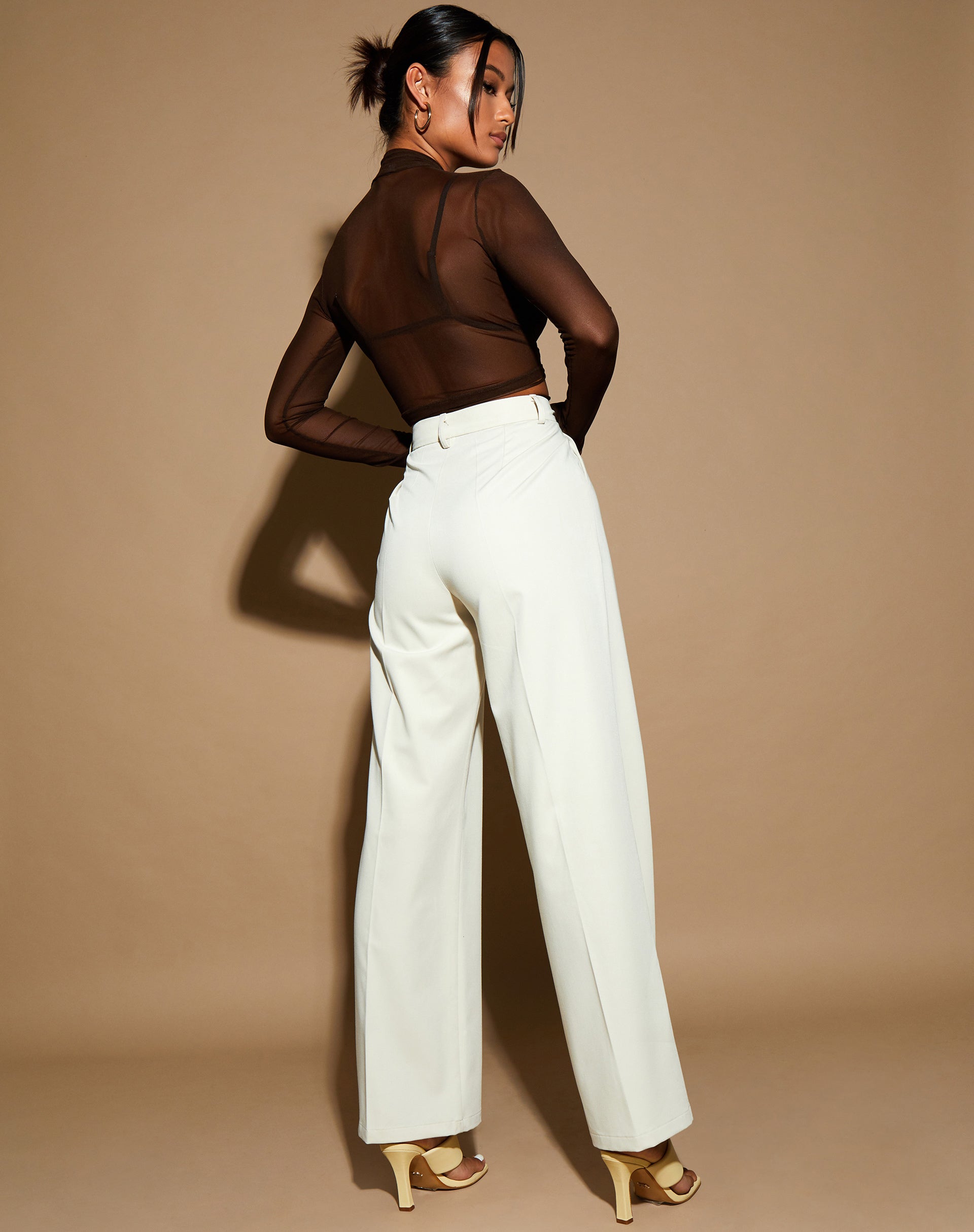 Imagen del pantalón Abba en color crema