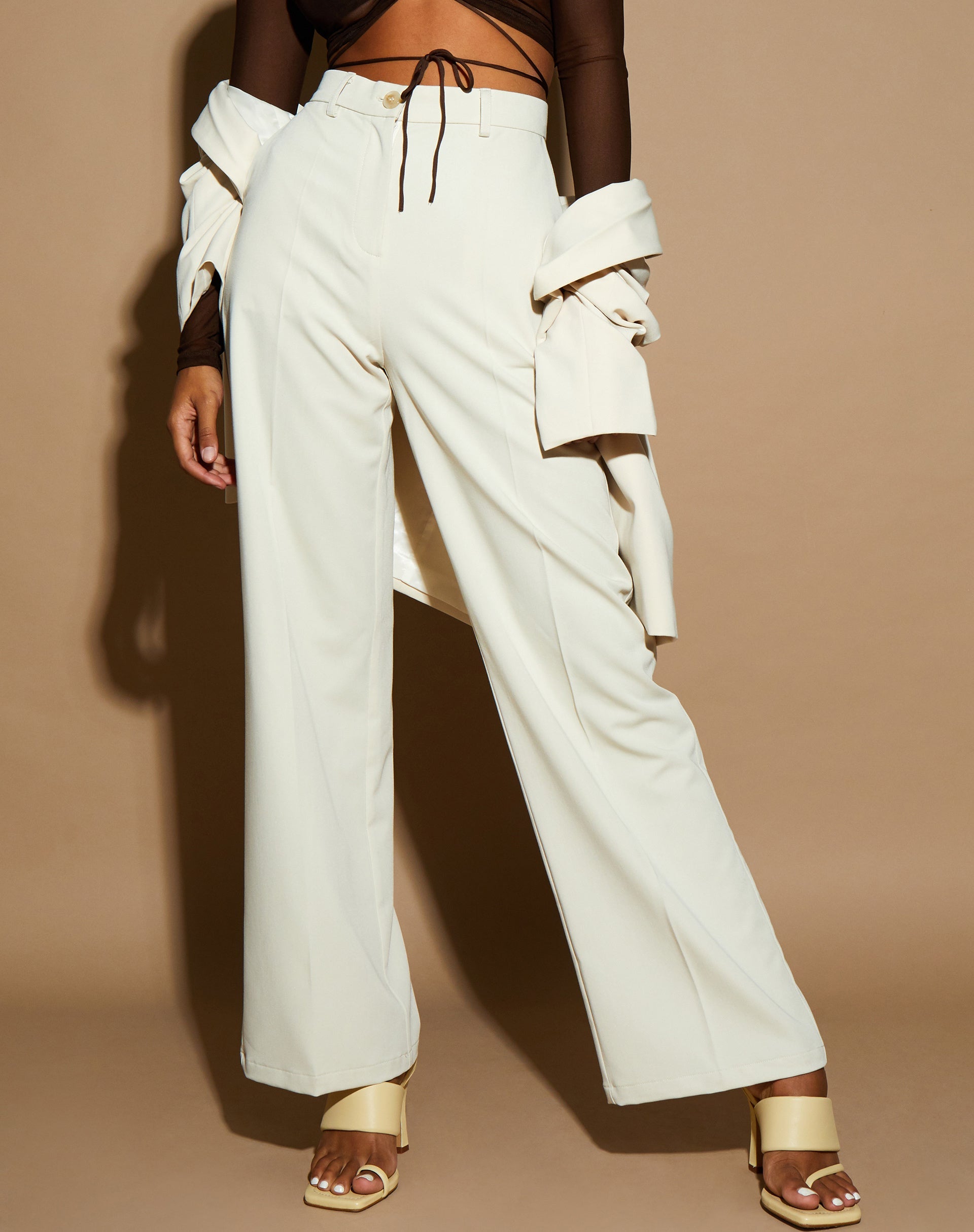 Imagen del pantalón Abba en color crema