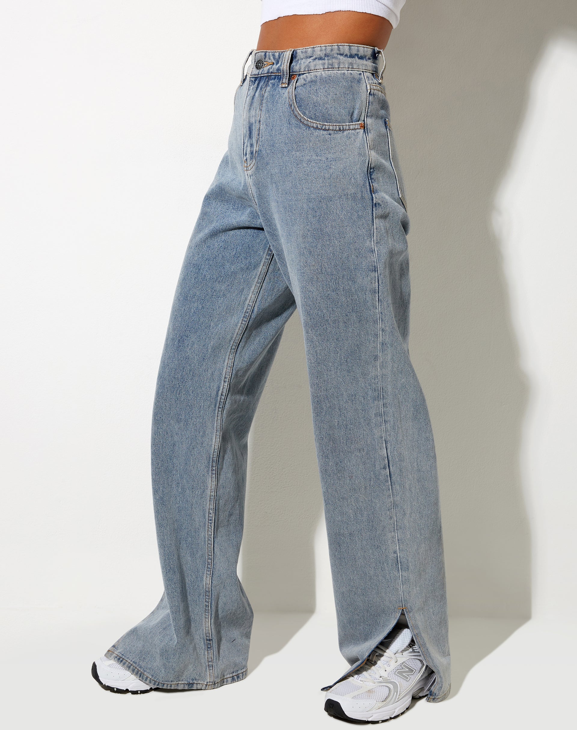 Imagen de Split Parallel Jeans en lavado azul claro