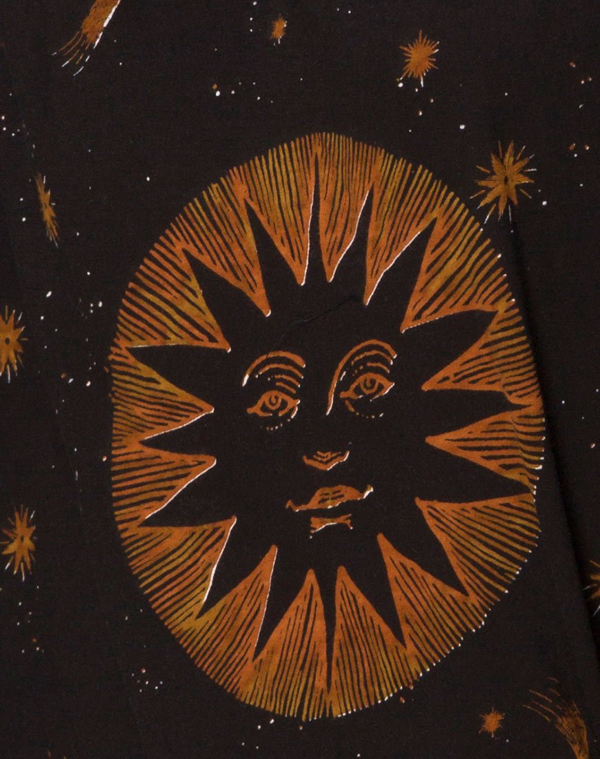 Imagen de la camiseta Sunny Kiss en negro celeste Colocación