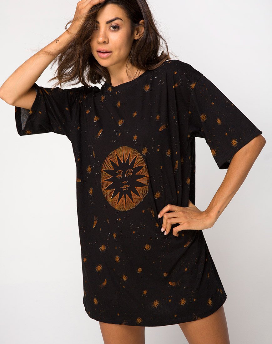 Camiseta Sunny Kiss en Negro Celeste Colocación