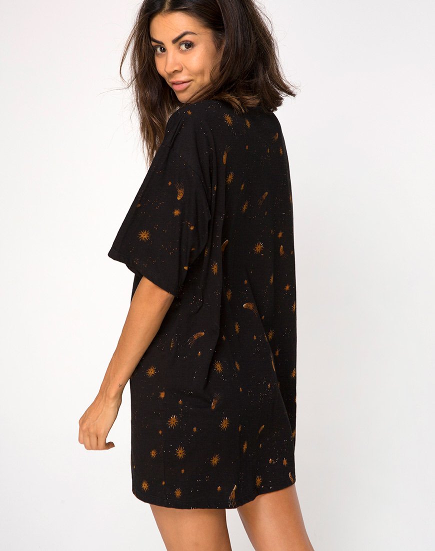 Camiseta Sunny Kiss en Negro Celeste Colocación