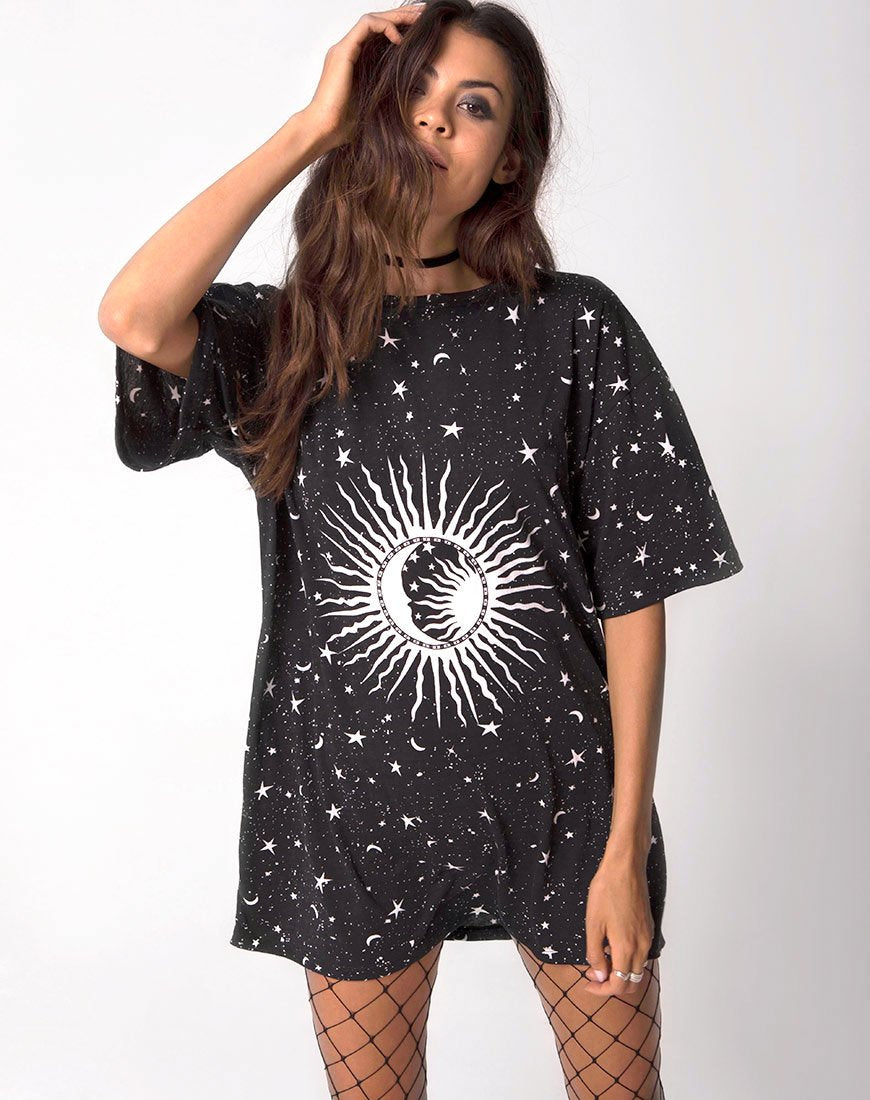 Camiseta oversize Sunny Kiss en negro Cosmos