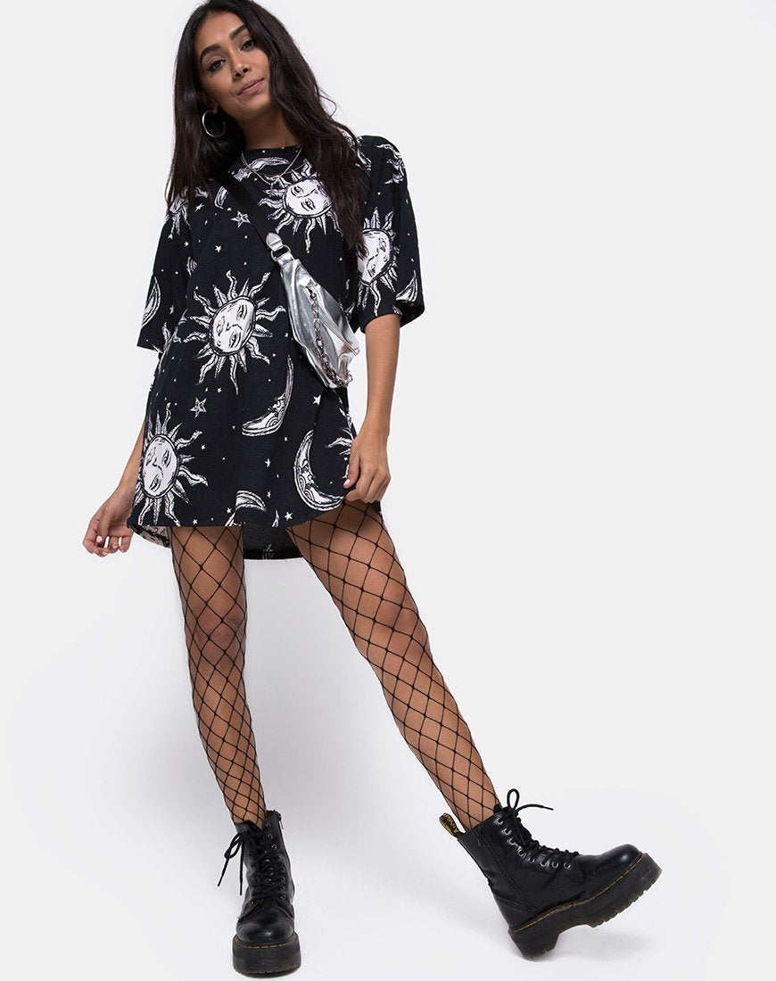 Imagen de Sunny Kiss Tee in Oversize Sun Moon and Stars