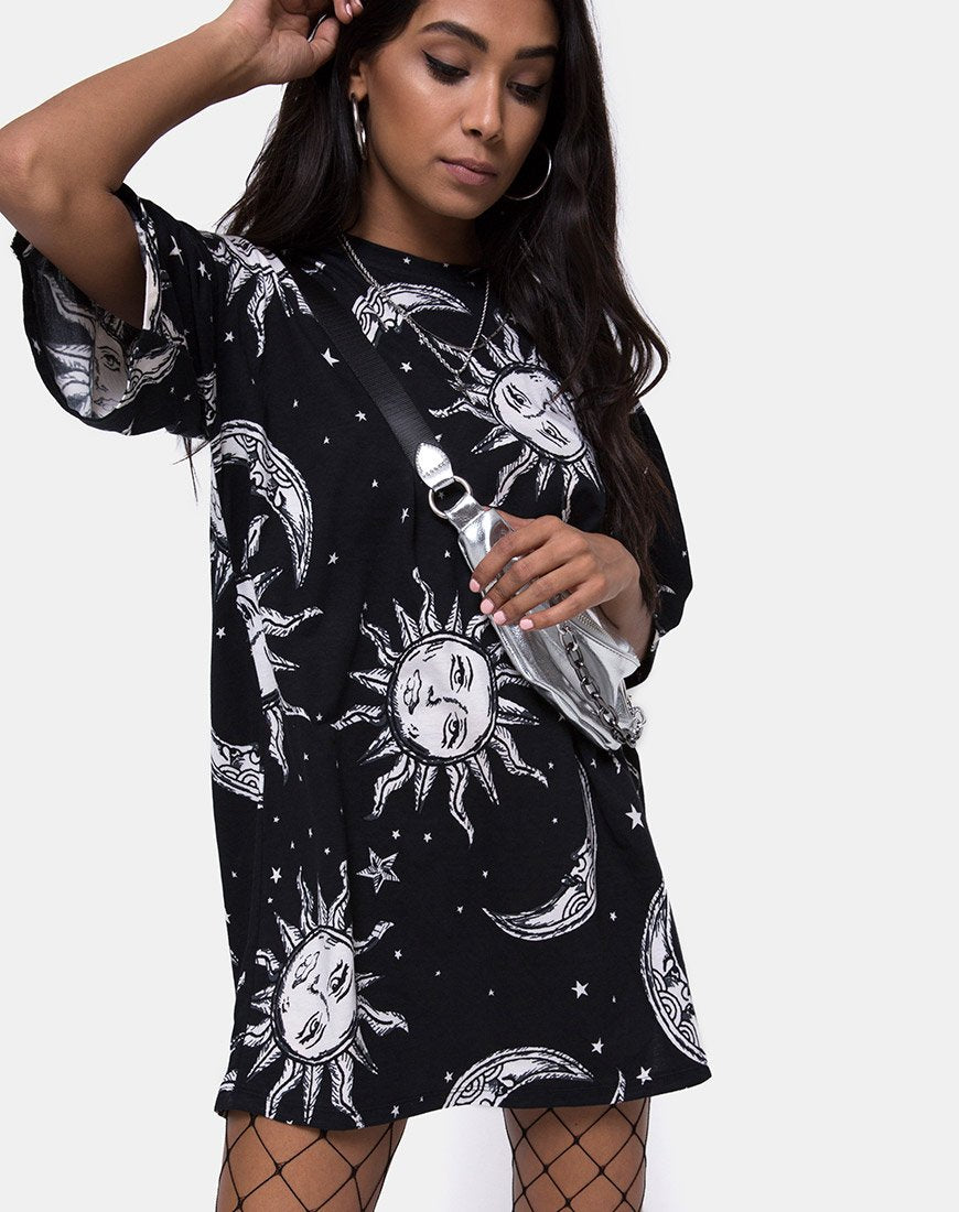 Imagen de Sunny Kiss Tee in Oversize Sun Moon and Stars