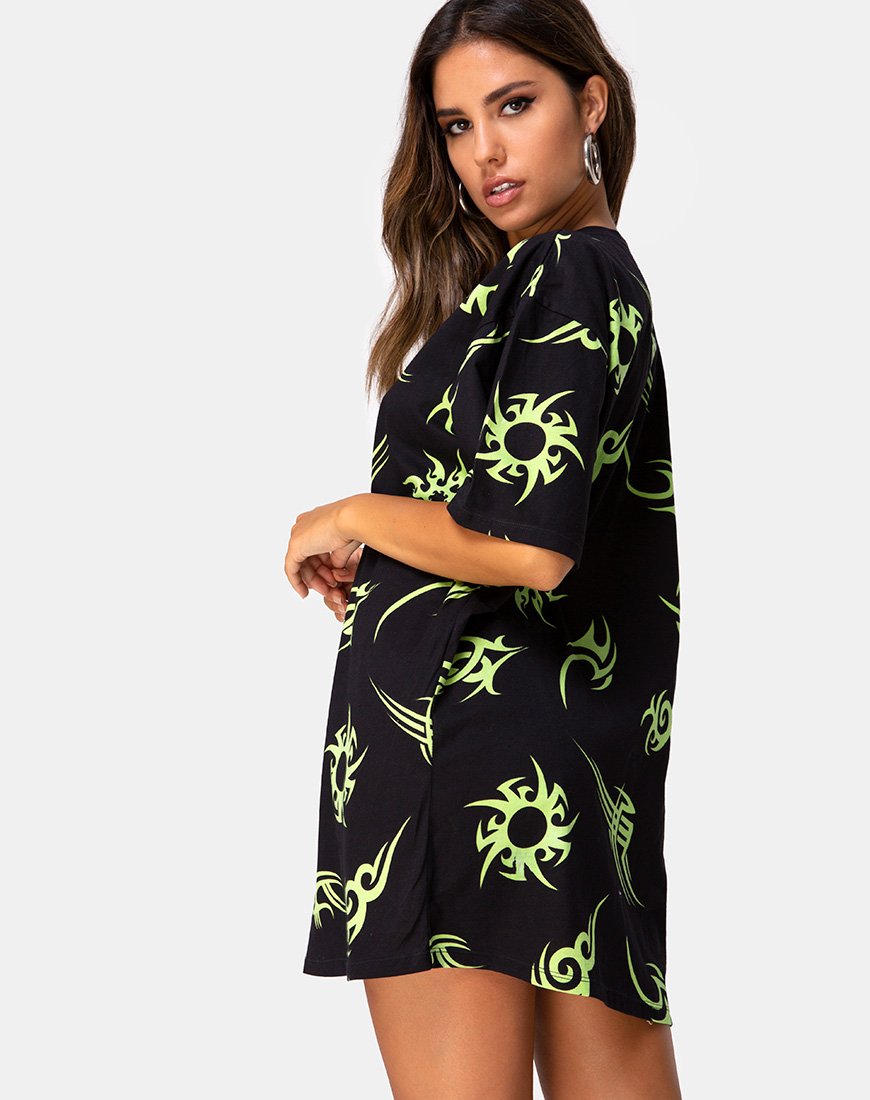 Imagen de Sunny Kiss Tee in Black with Tribal Repeat