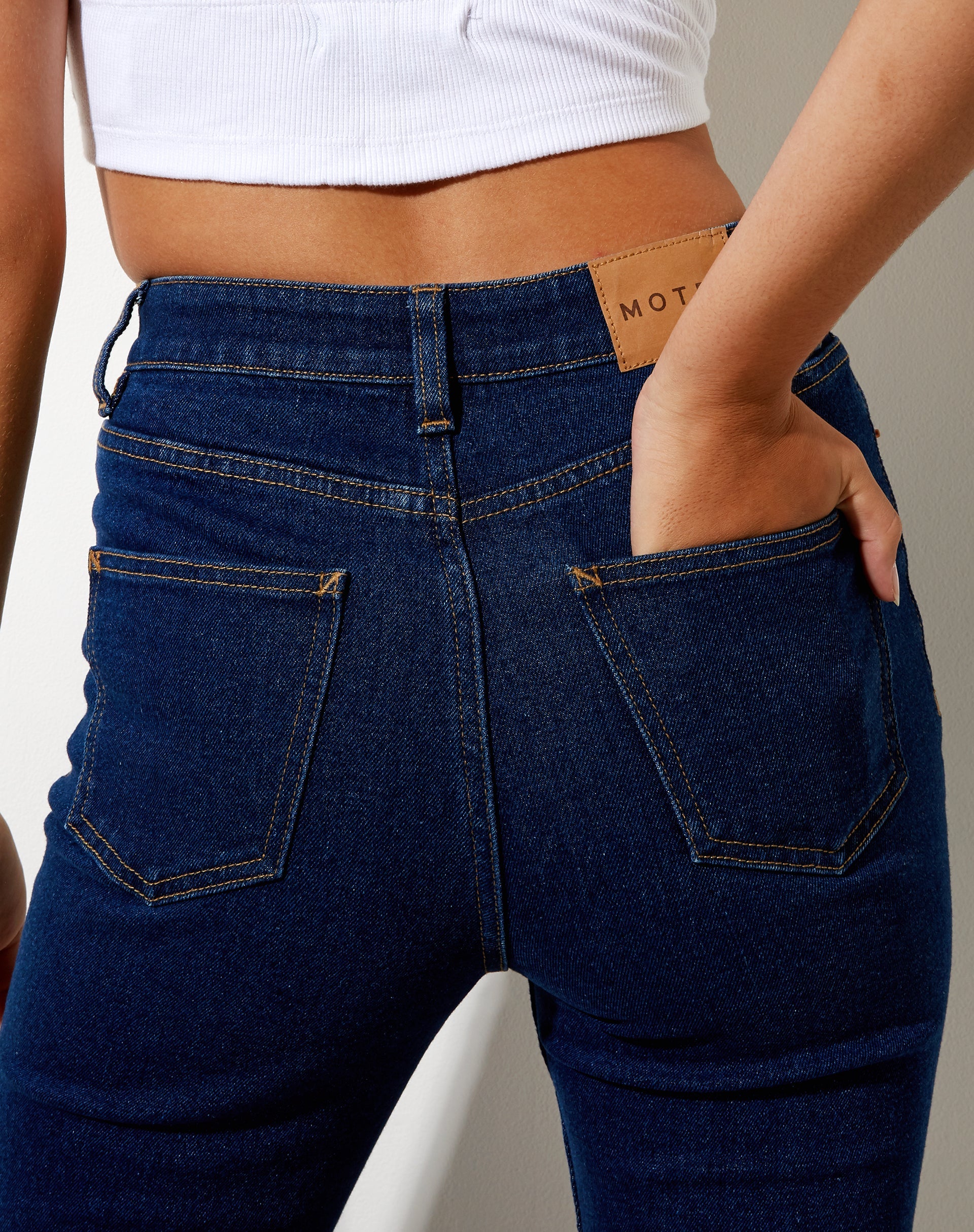 Imagen de Super Flare Jeans en Mid Blue