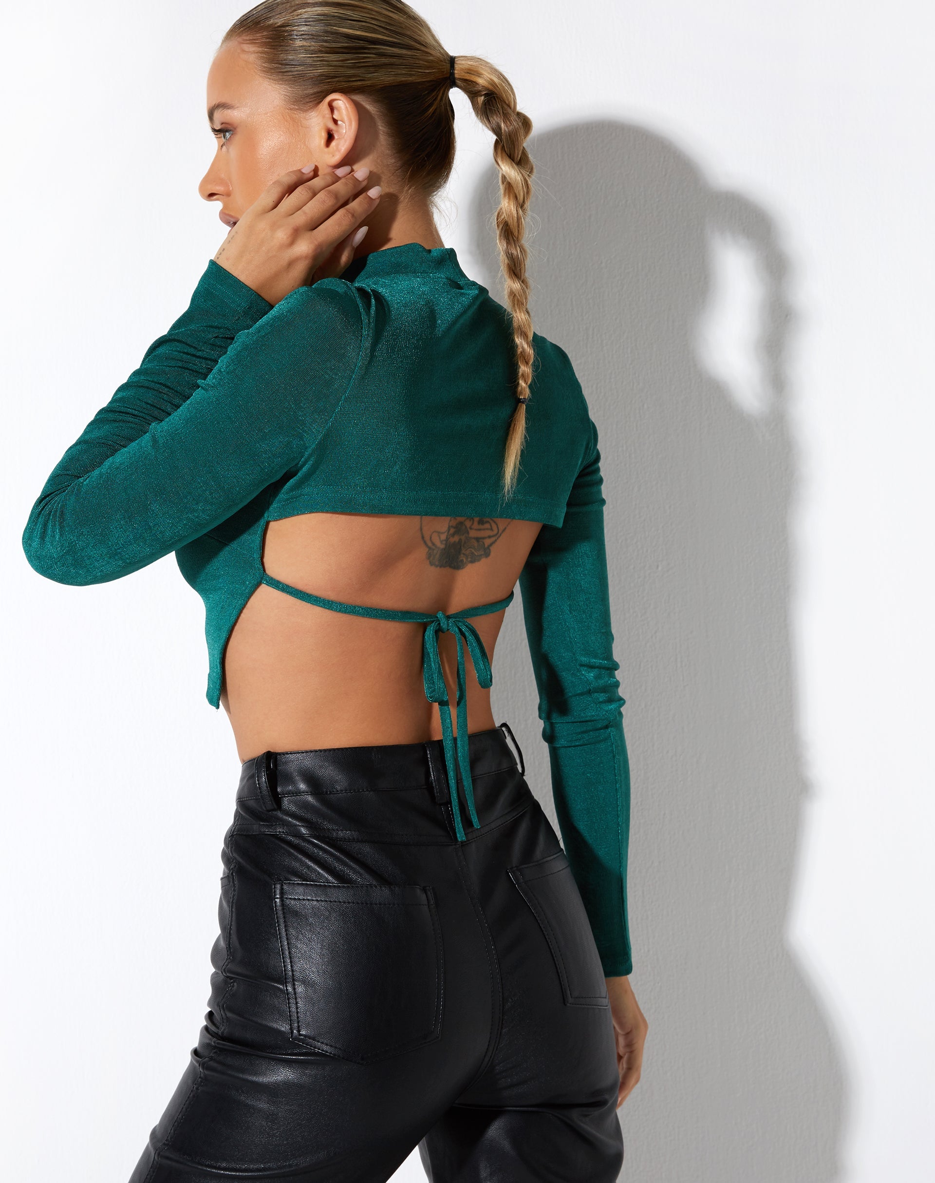 imagen de Tadita Crop Top en Crepe Verde Bosque