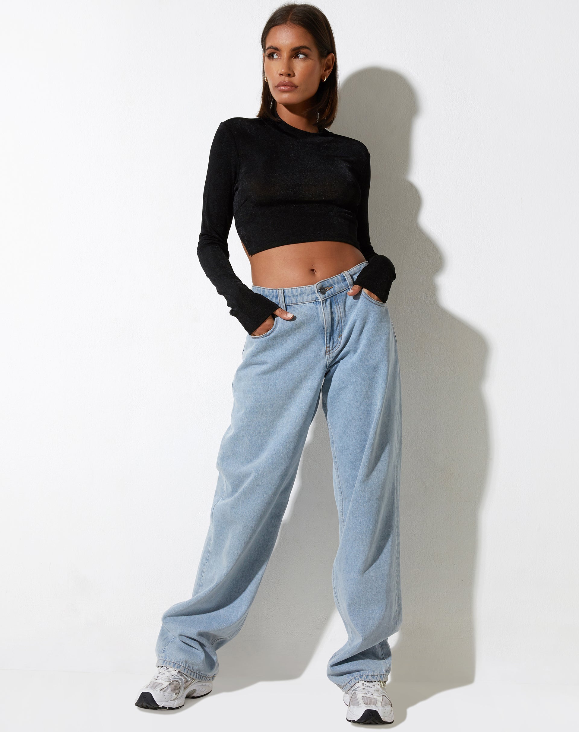 imagen de Tadita Crop Top en Crepe Negro