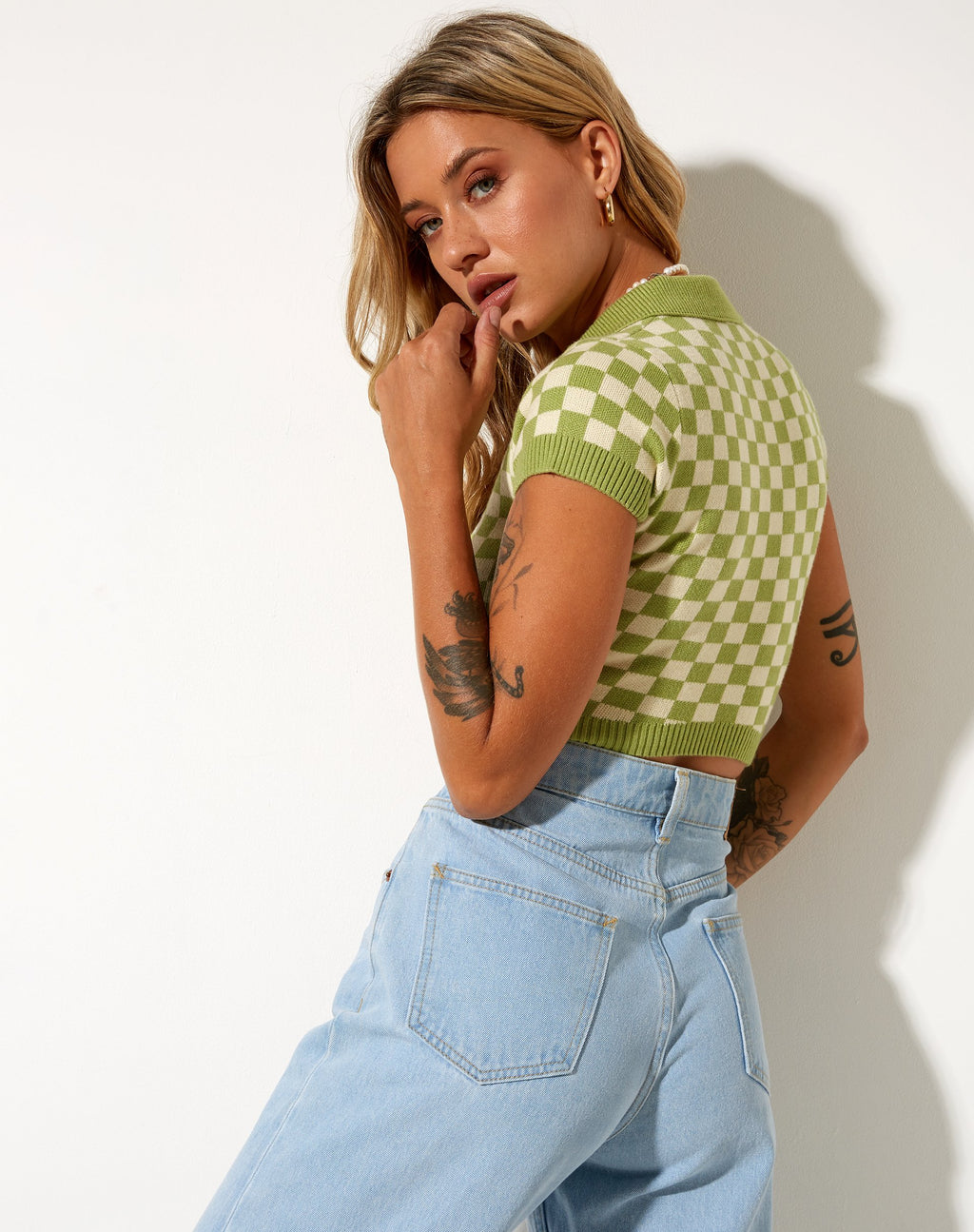 Crop Top Tamma en crochet damero verde y crema