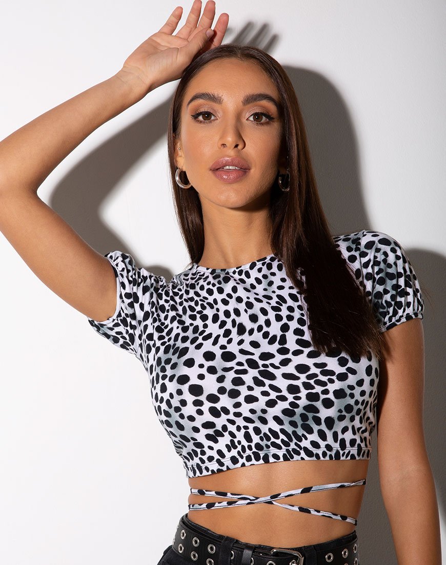 Imagen de Tasya Top en blanco y negro dálmata