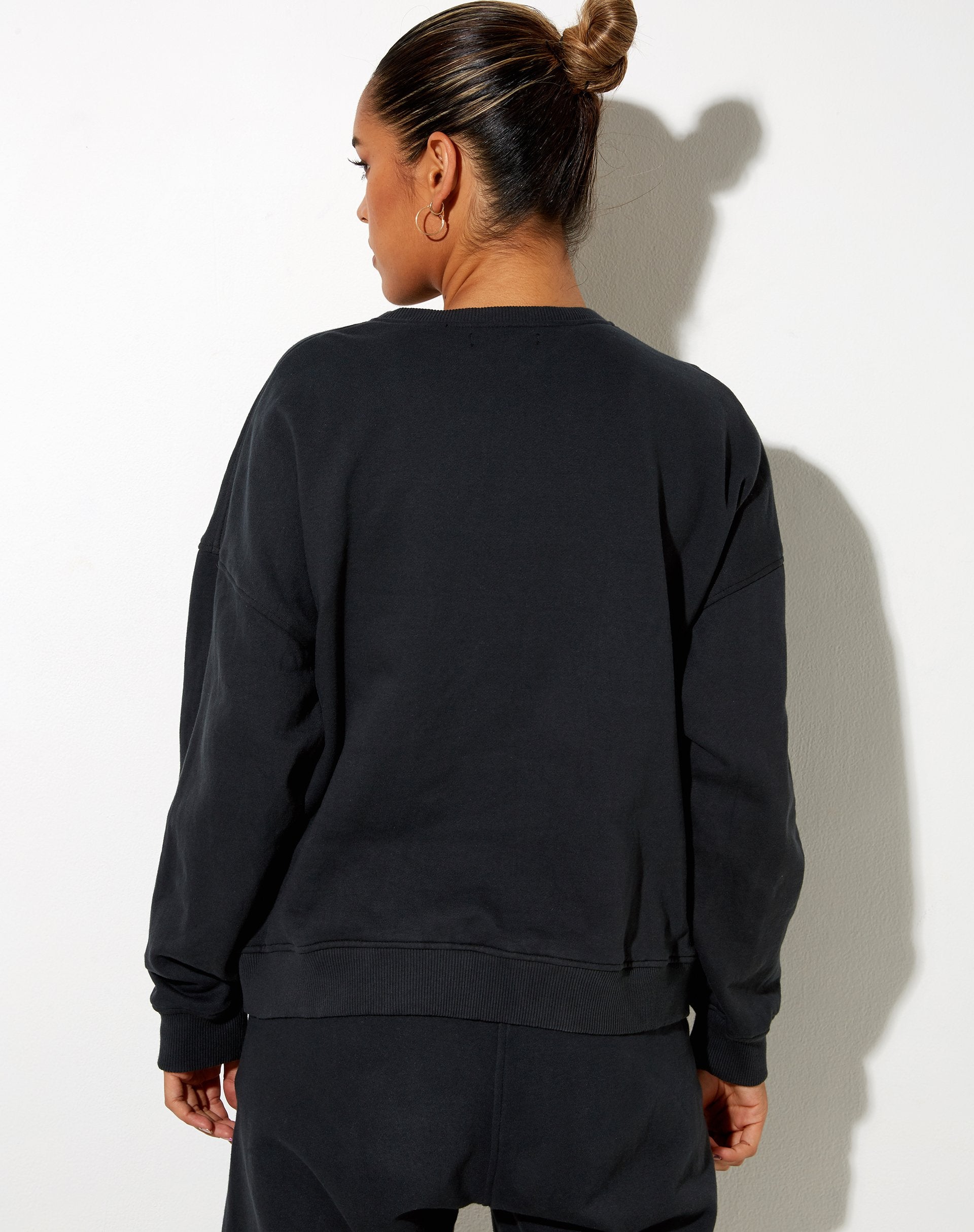 Imagen de sudadera Ted en negro vintage Bittersweet