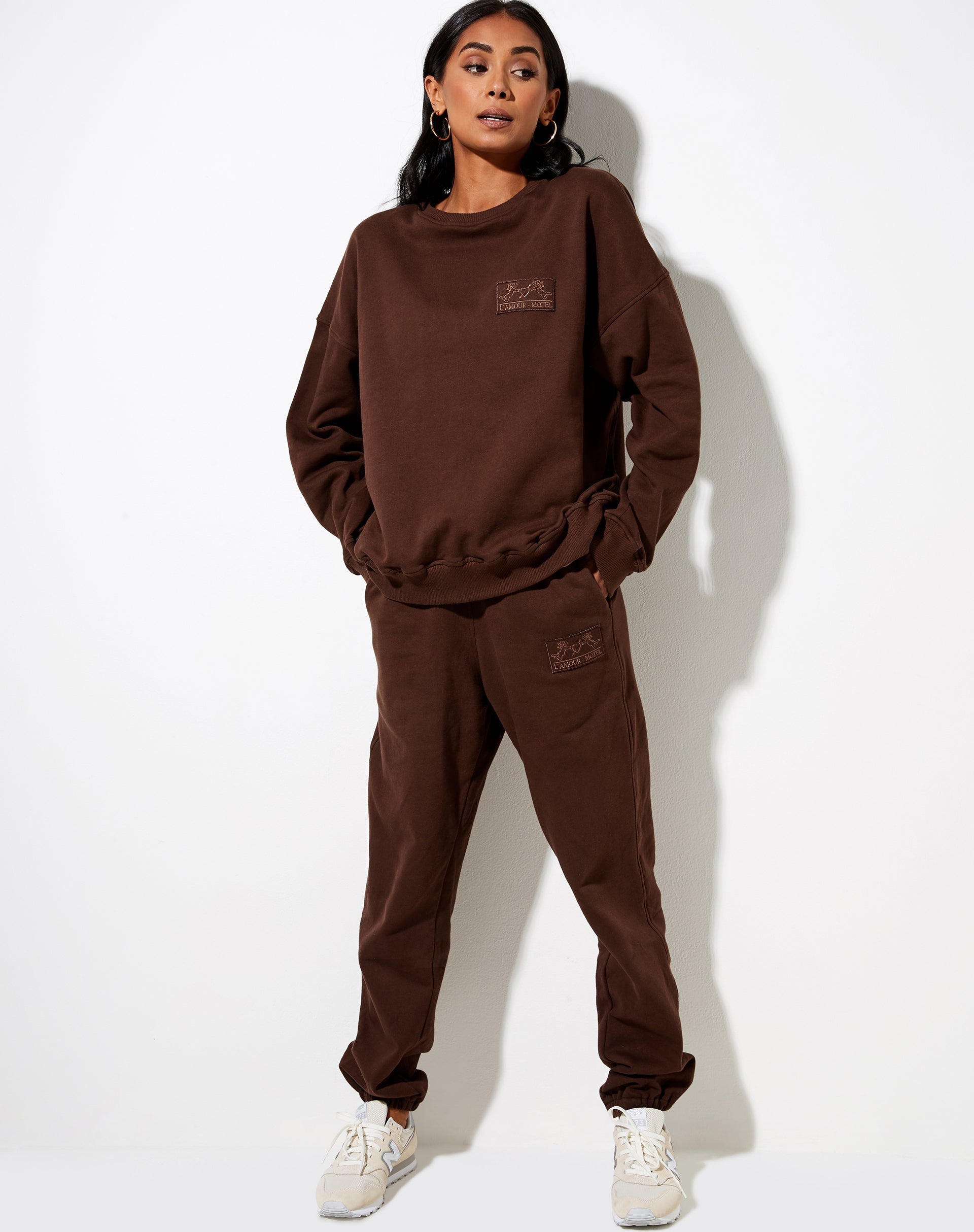 Imagen de Ted Sudadera en Caoba Profundo LAmour Cherub Label Embro