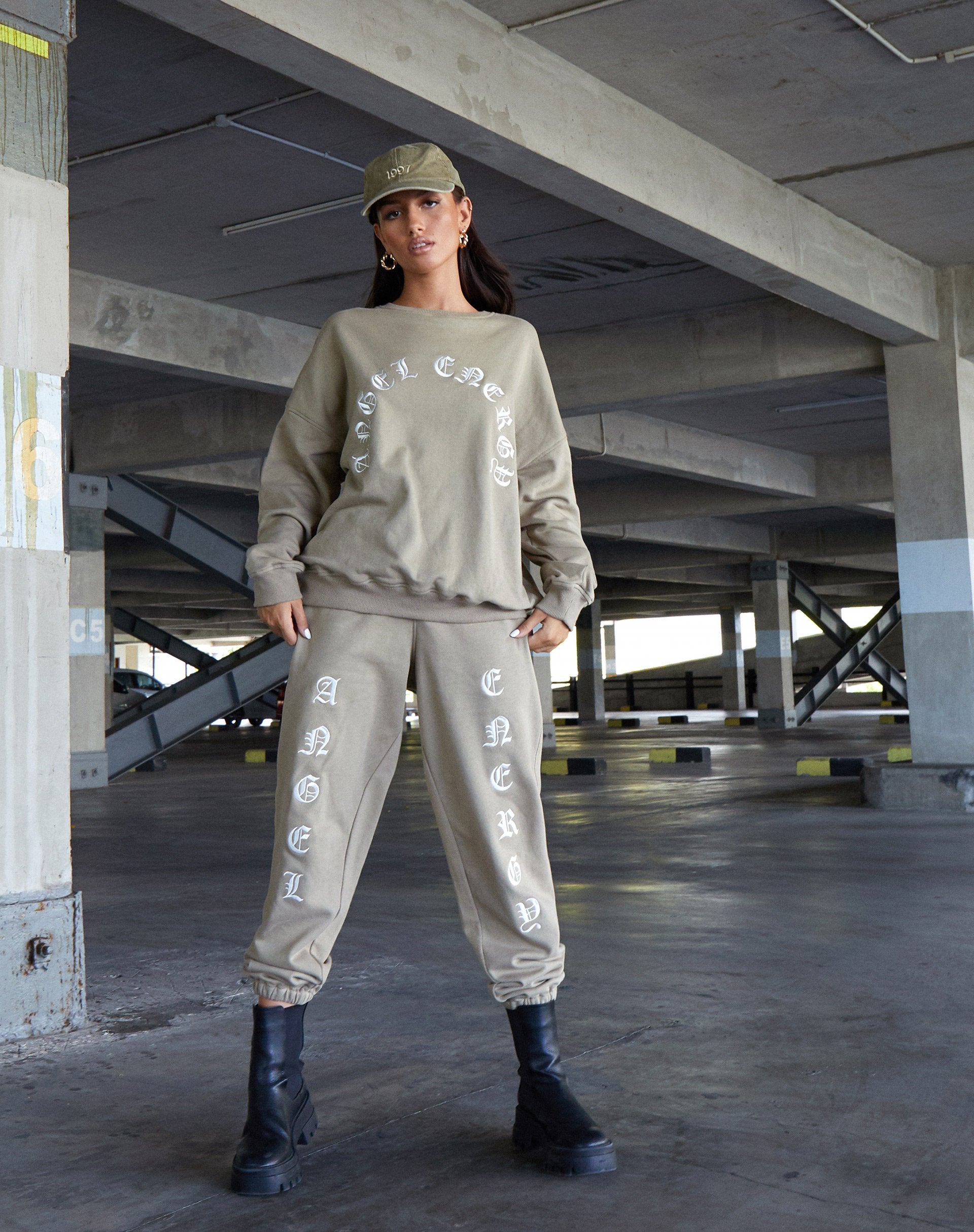 Imagen de Basta Jogger en Eucalipto Angel Energy Embro