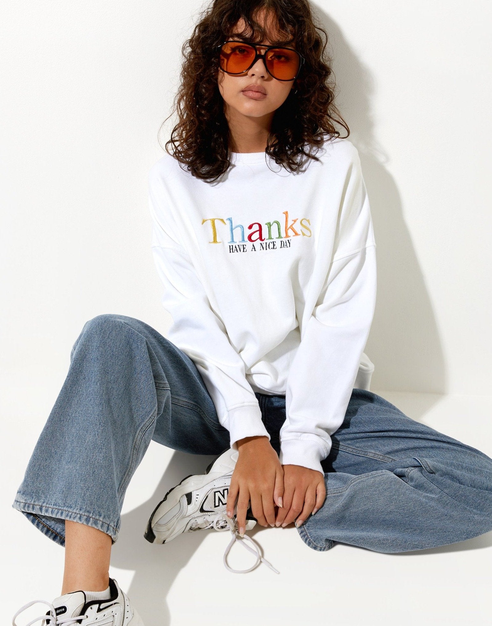 Imagen de sudadera Ted en blanco Thank You Have A Nice Day Embro