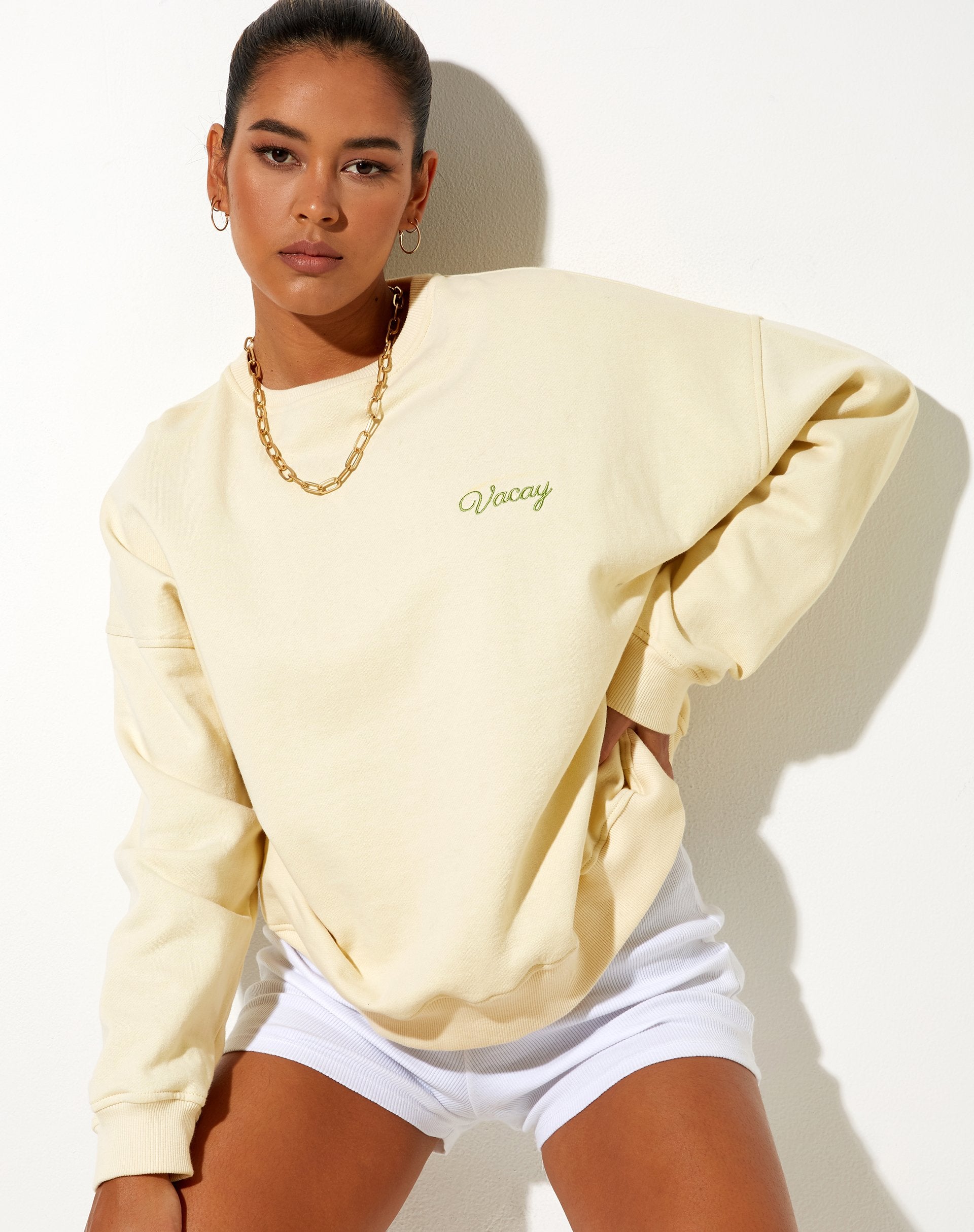 Imagen de Sudadera Ted en Buttercream Vacay Embro