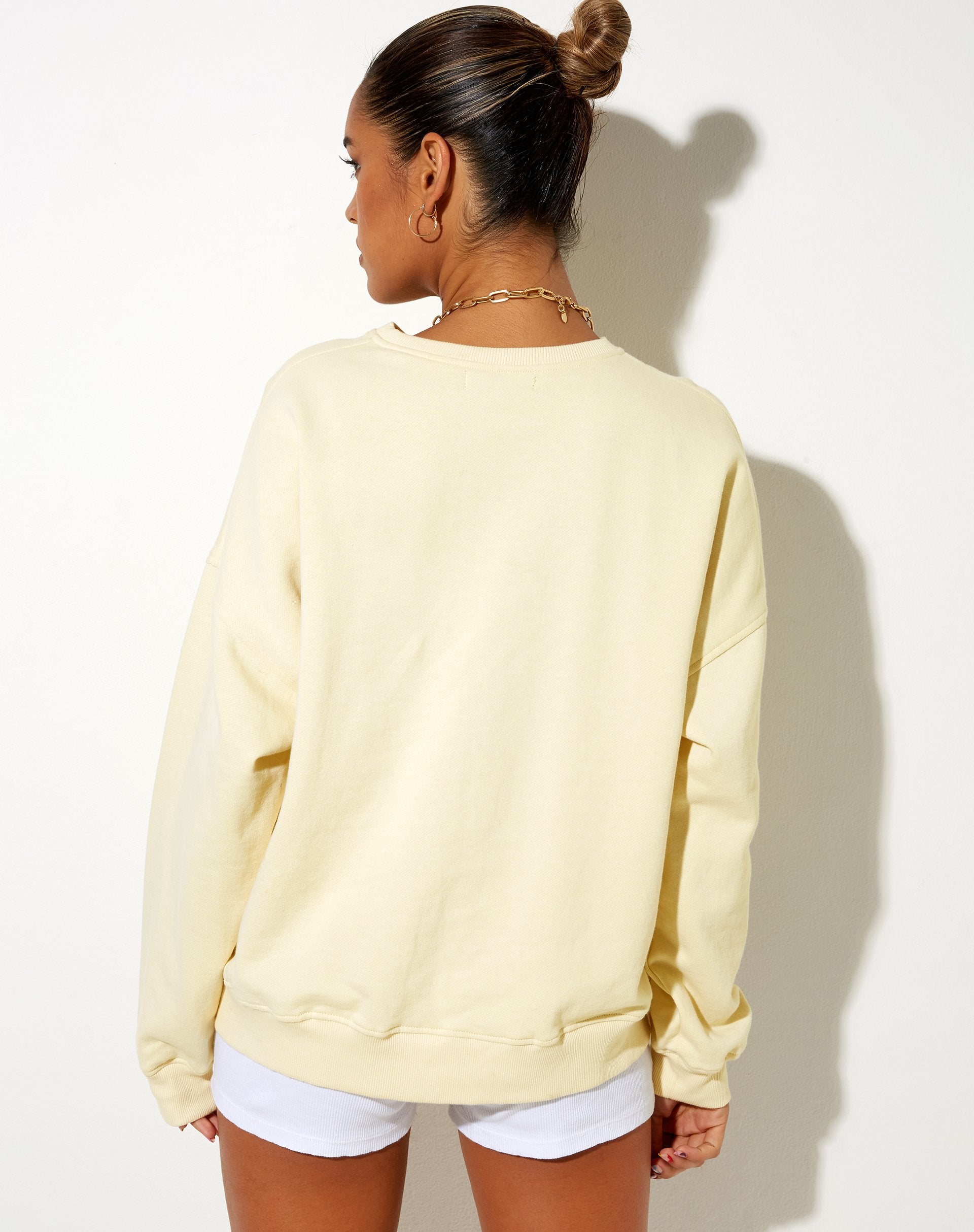 Imagen de Sudadera Ted en Buttercream Vacay Embro