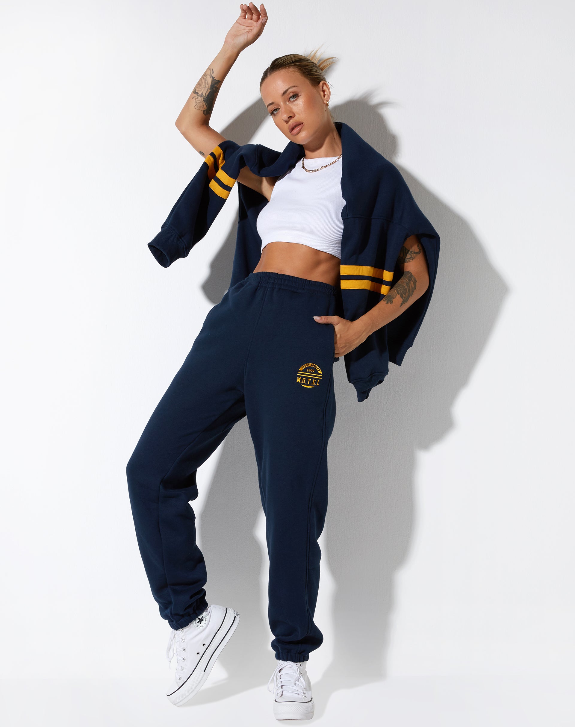 imagen de Basta Jogger en Navy Citrus Stripe Football 1999