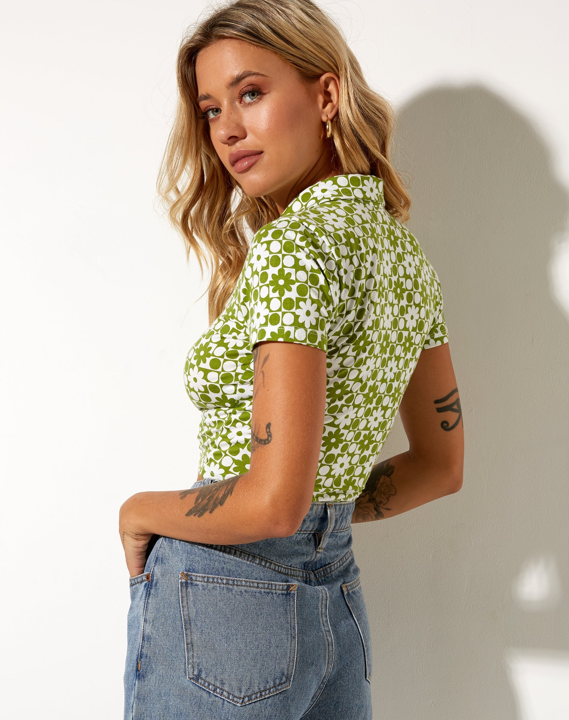 Imagen de Wuma Cropped Shirt in Patchwork Daisy Green