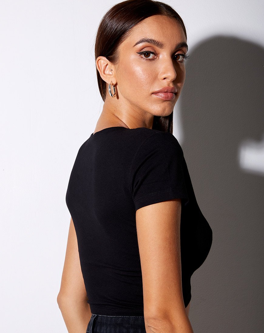 Imagen de Tiney Crop Tee en negro Scorpio Diamante