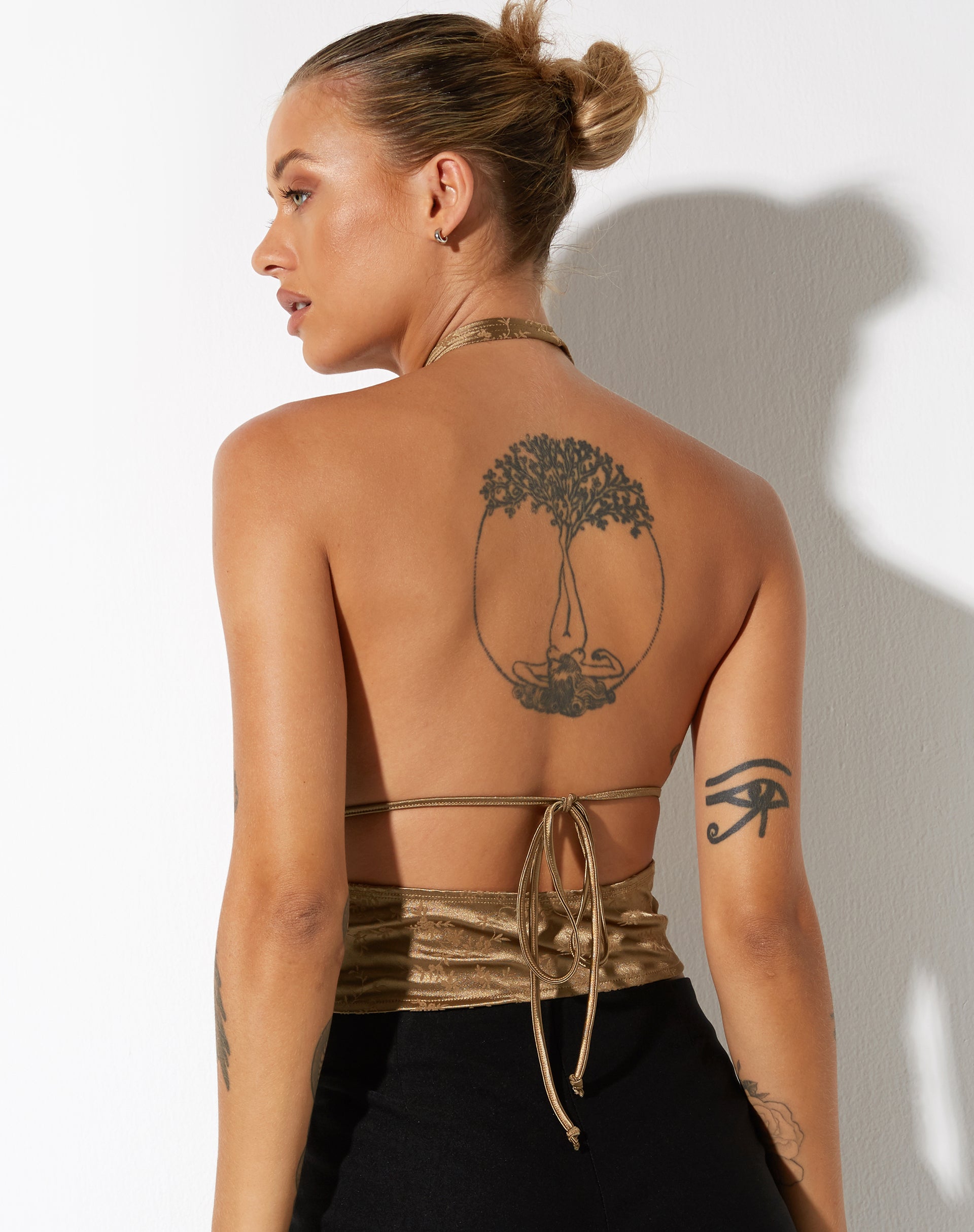 imagen de Tukasa Corset Top en Botanist Flocking Olive