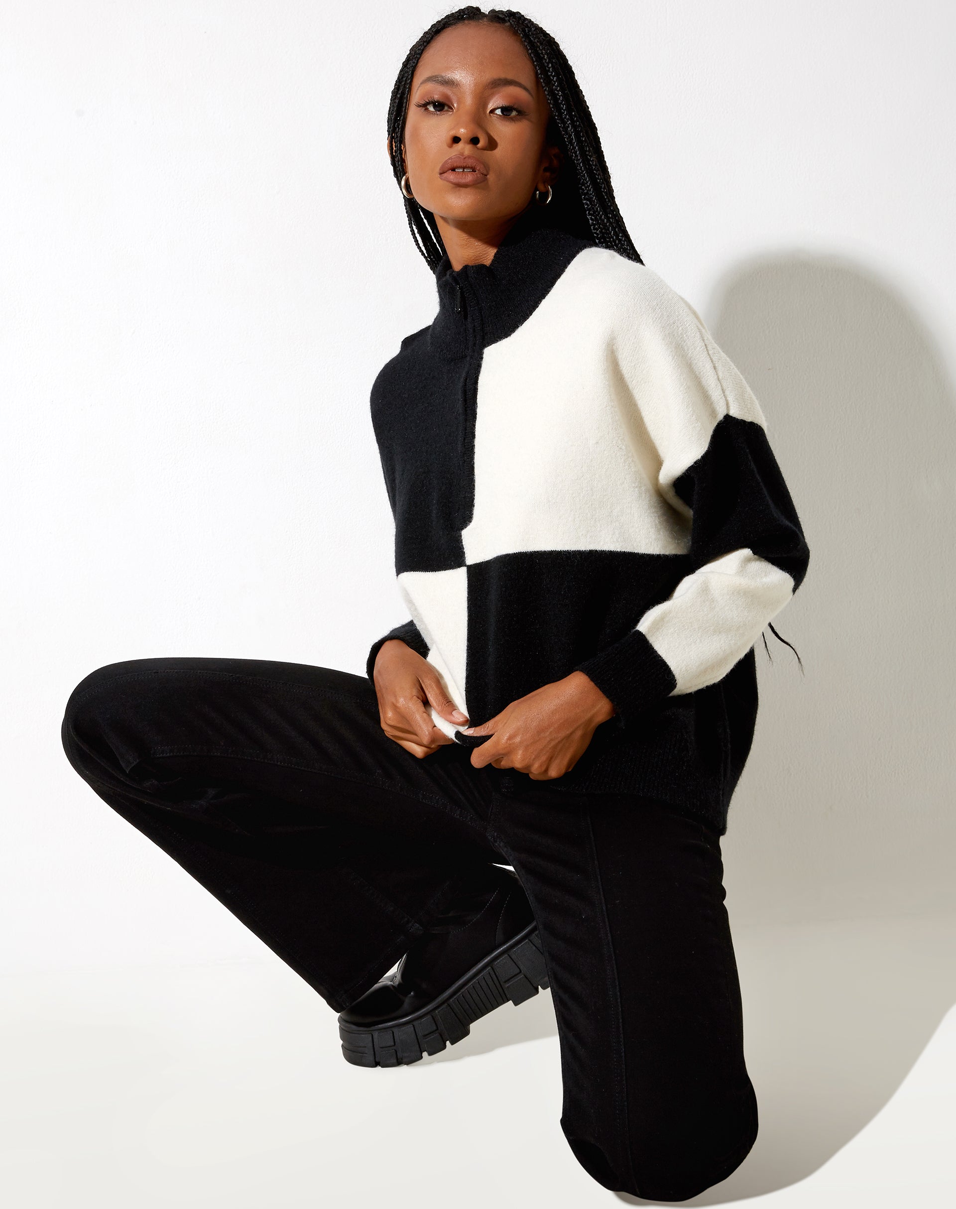 Imagen de la sudadera Tusca en negro y crema