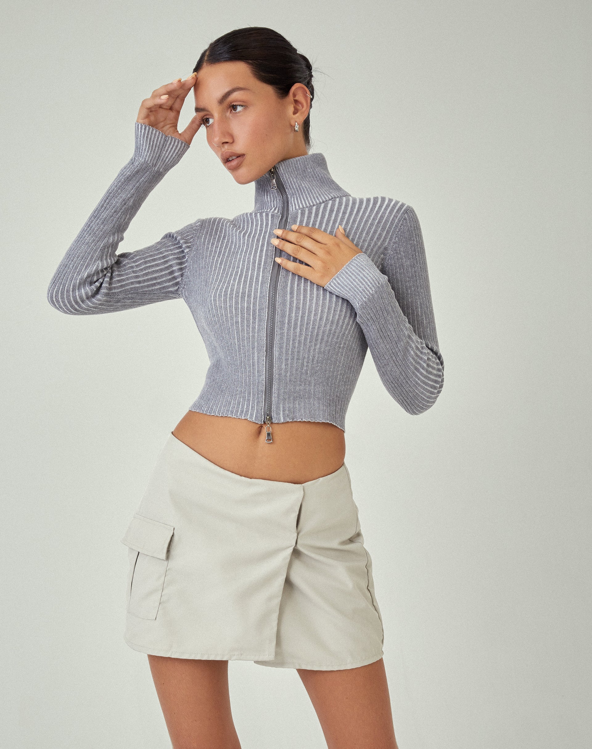 imagen de MOTEL X JACQUIE Tuzifa Cropped Jumper en Gris