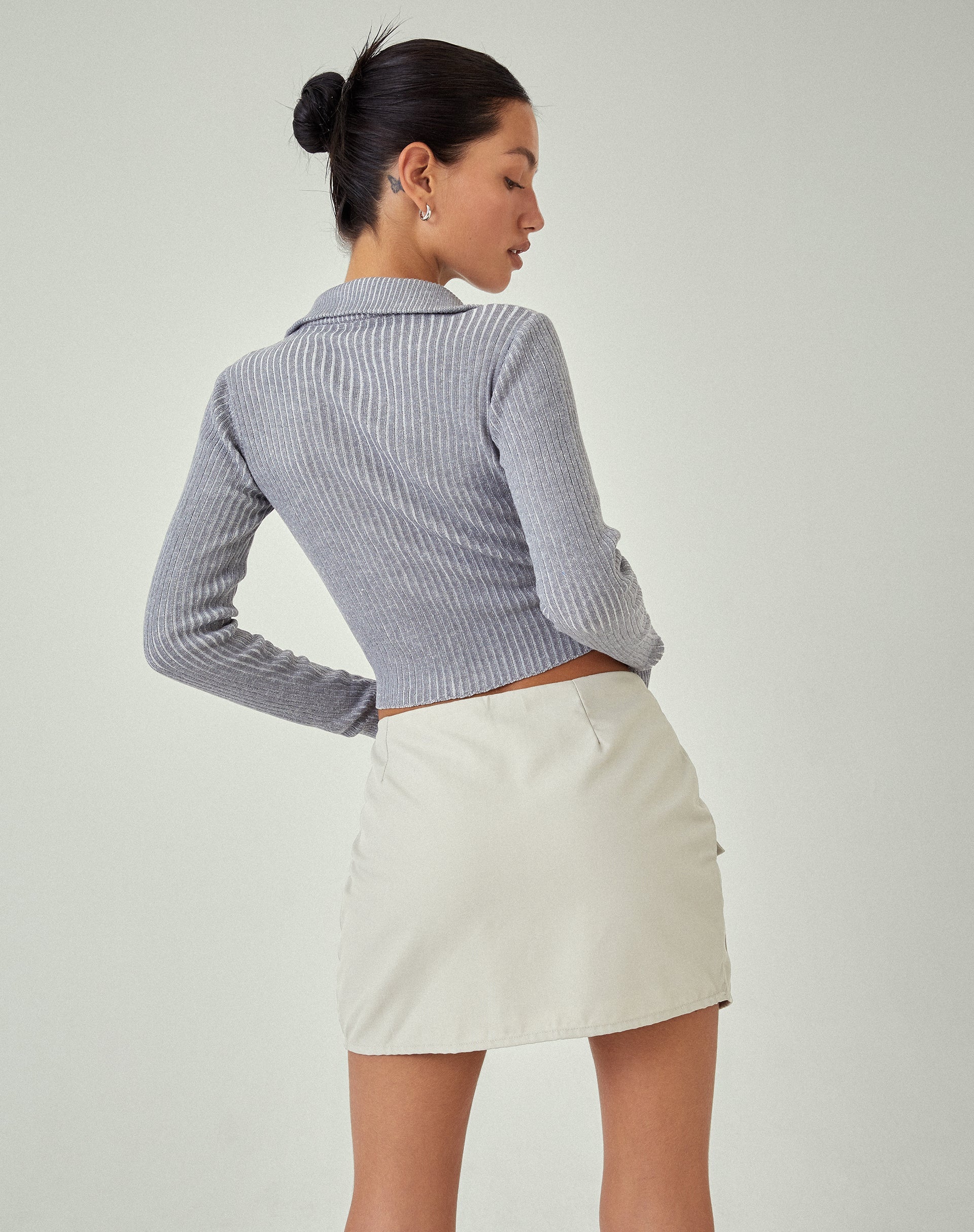 imagen de MOTEL X JACQUIE Tuzifa Cropped Jumper en Gris