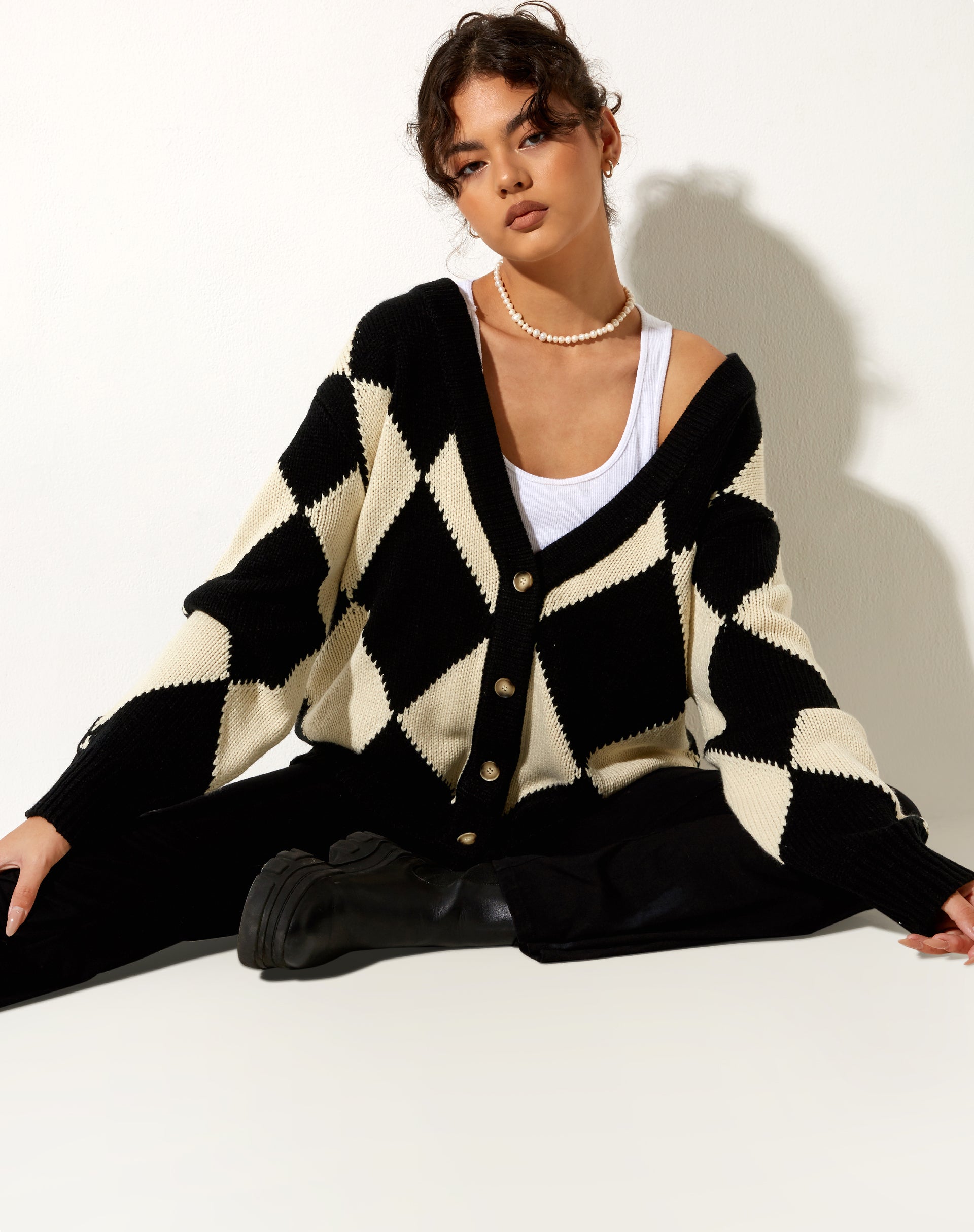 Imagen de Uriela Cardi en Harlequin Negro y Blanco roto