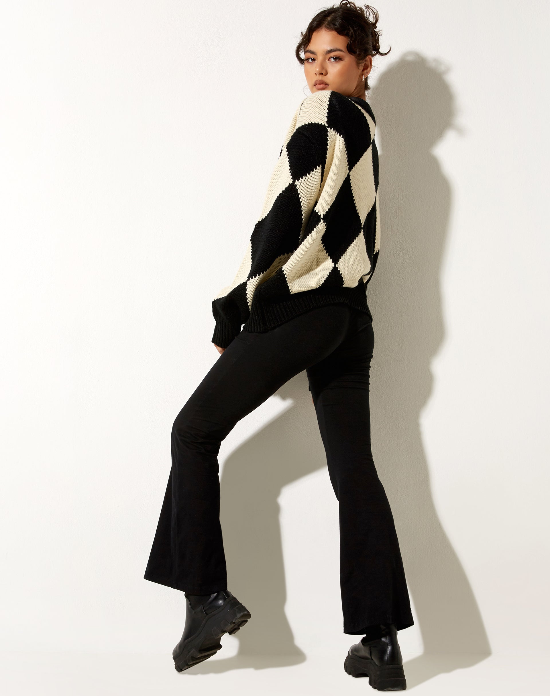 Imagen de Uriela Cardi en Harlequin Negro y Blanco roto