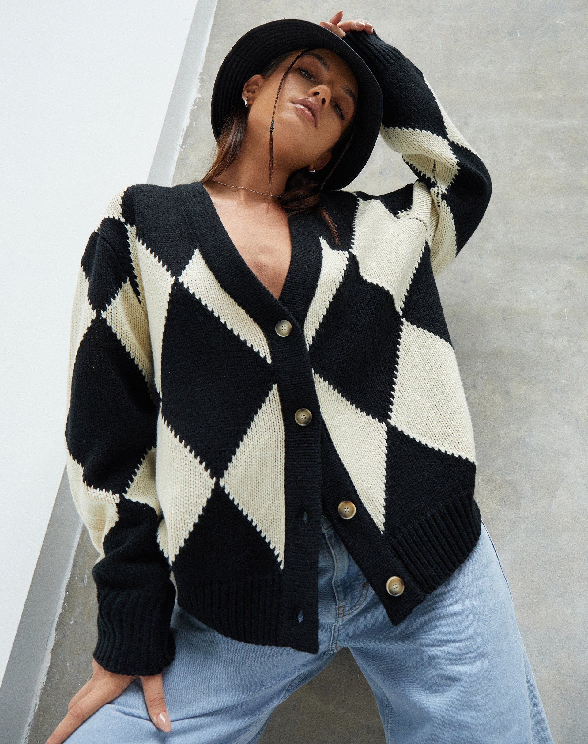 Imagen de Uriela Cardi en Harlequin Negro y Blanco roto