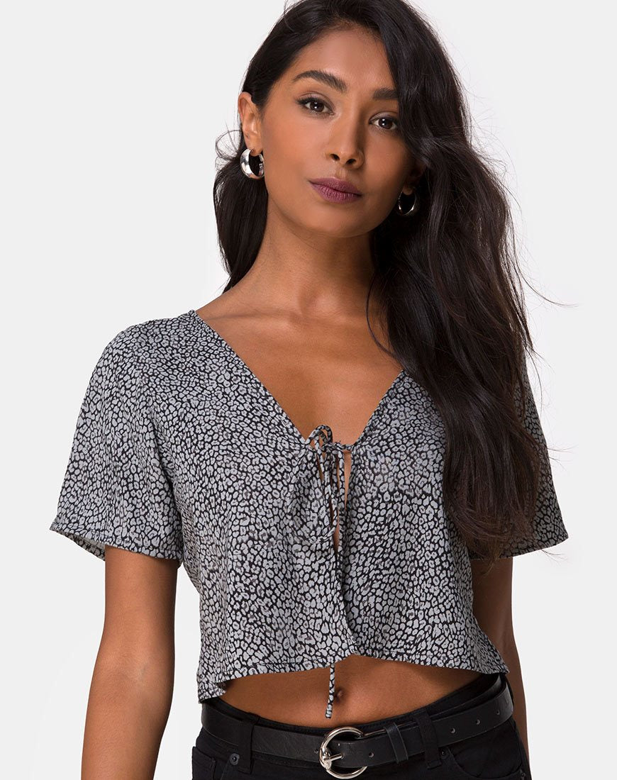 Imagen de la blusa Vaco en leopardo gris