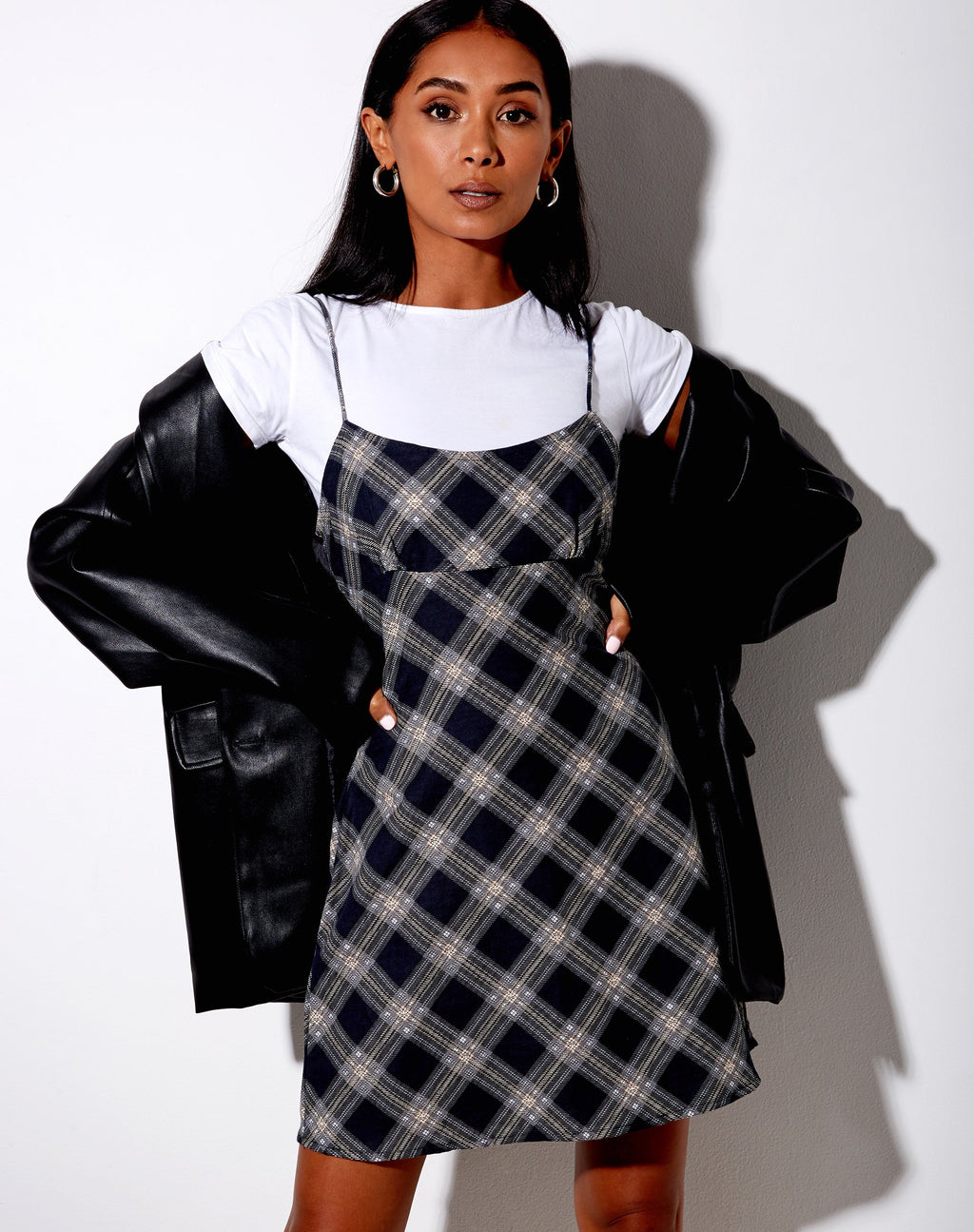 Vestido Valy en cuadros de los años 20 negro y gris